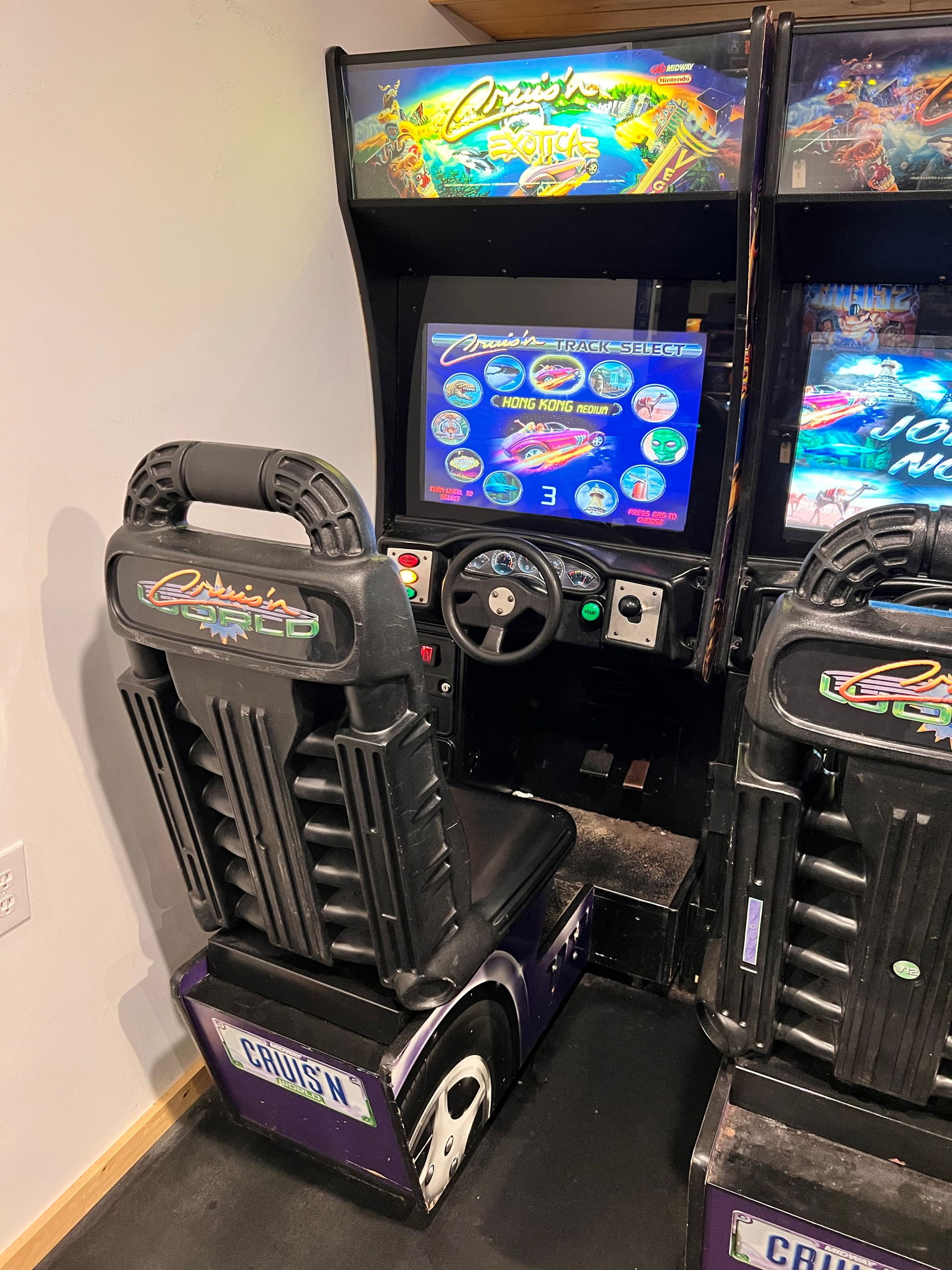 Cruisin' Exotica Sit Down Racing Arcade, Lot 4 (1 of 1)