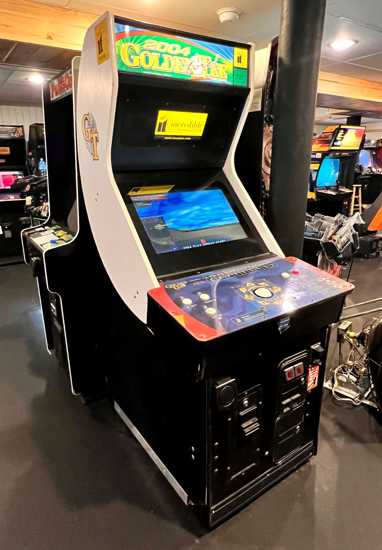 IT Golden Tee Fore 2004 Golf Arcade Game (1 of 3)