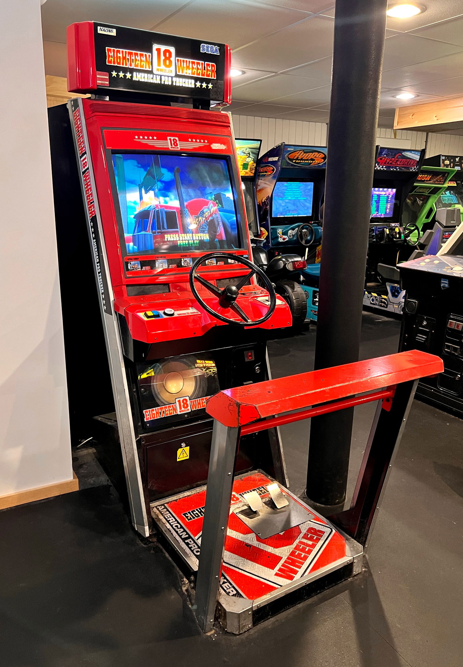 Sega 18 Wheeler American Pro Trucker Arcade Game, Lot 1 (1 of 1)