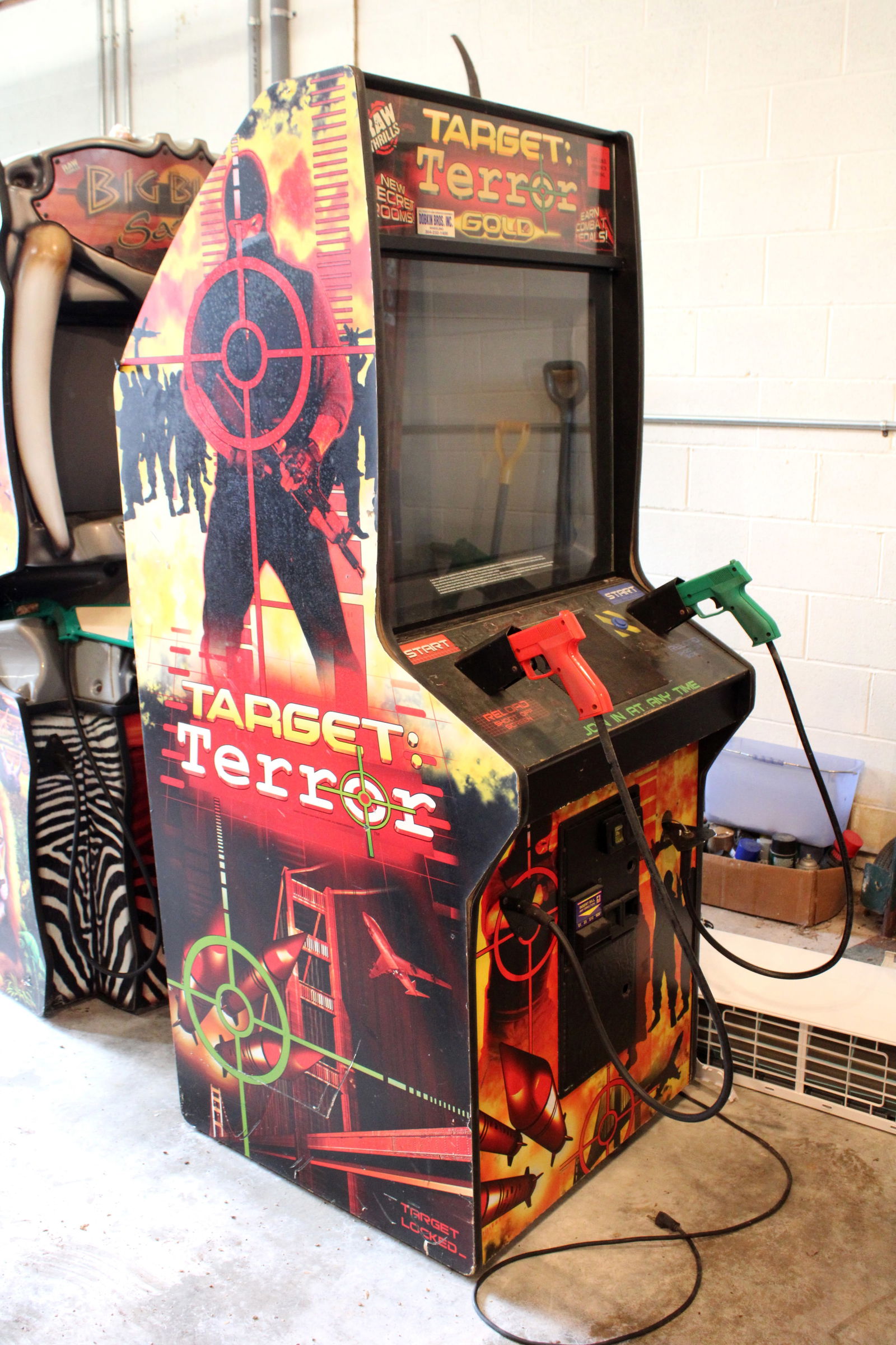 Raw Thrills Target Terror Gold Arcade Game (1 of 2)