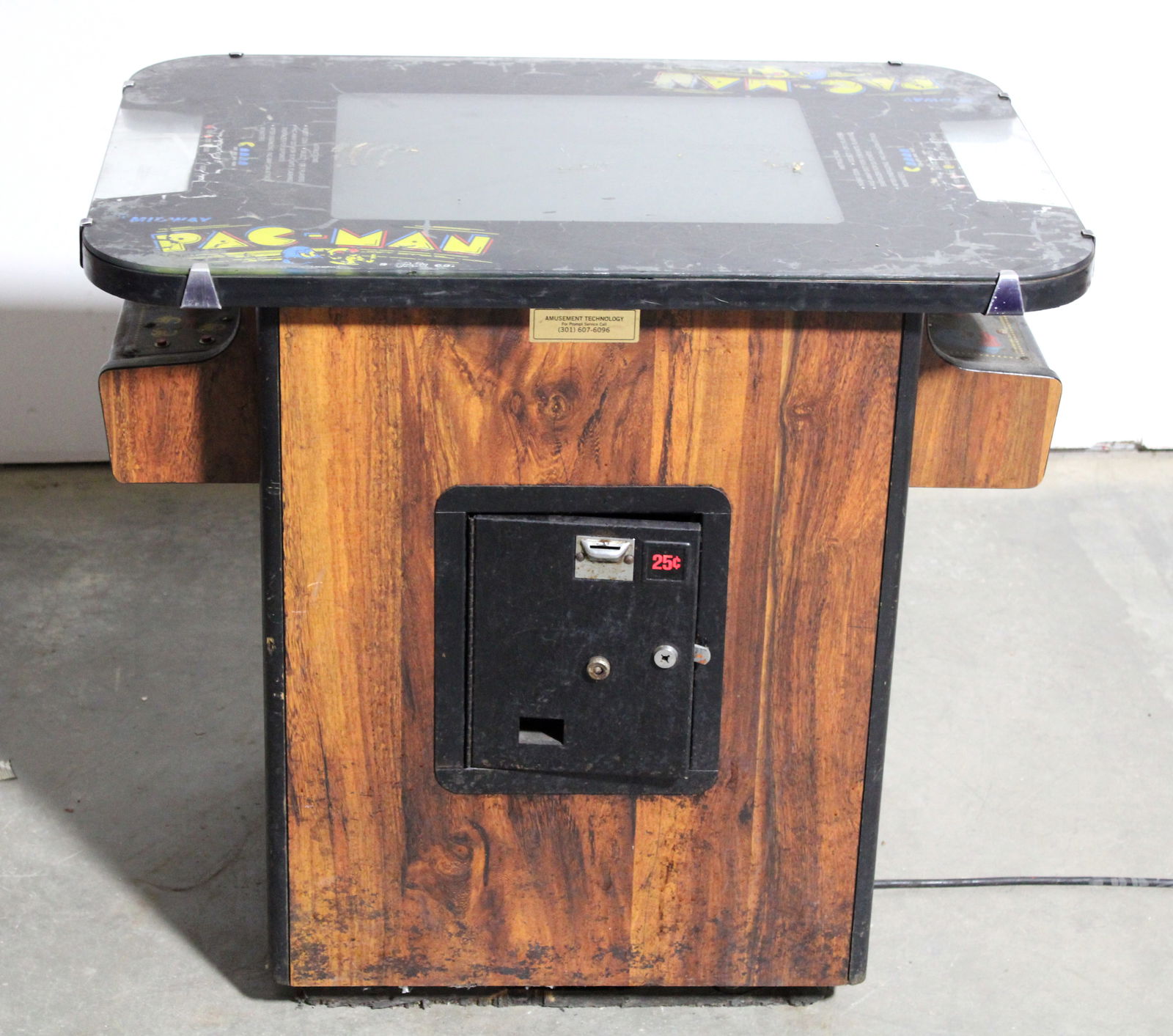 Bally Midway Pac Man Cocktail Arcade Game (1 of 2)