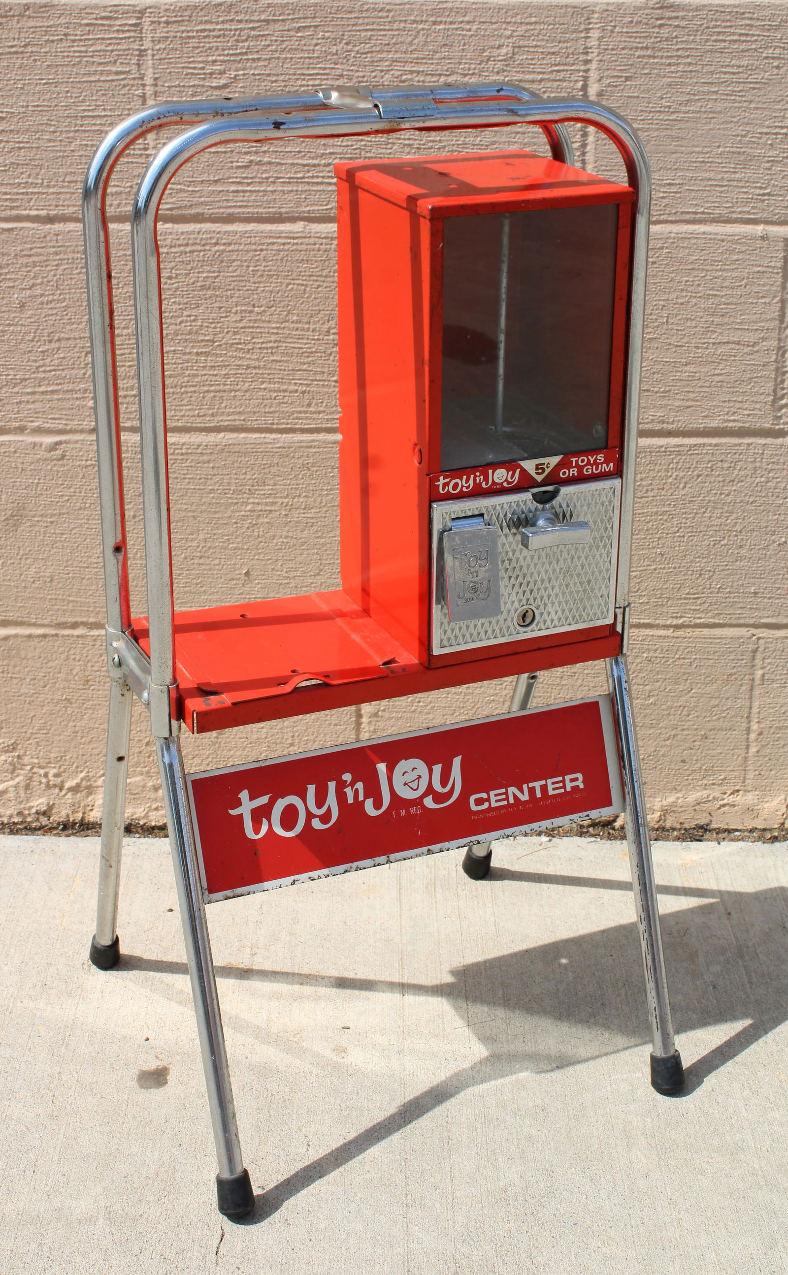 Toy 'N Joy Gumball Stand with Vendor (1 of 2)