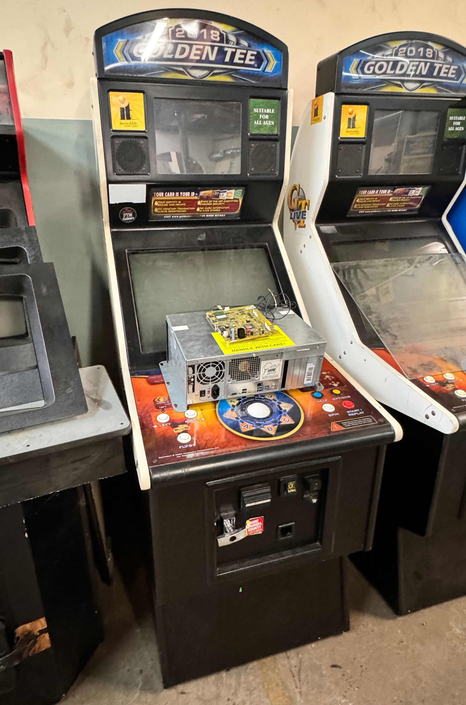 Golden Tee Arcade Game Cabinet with Boards (1 of 2)