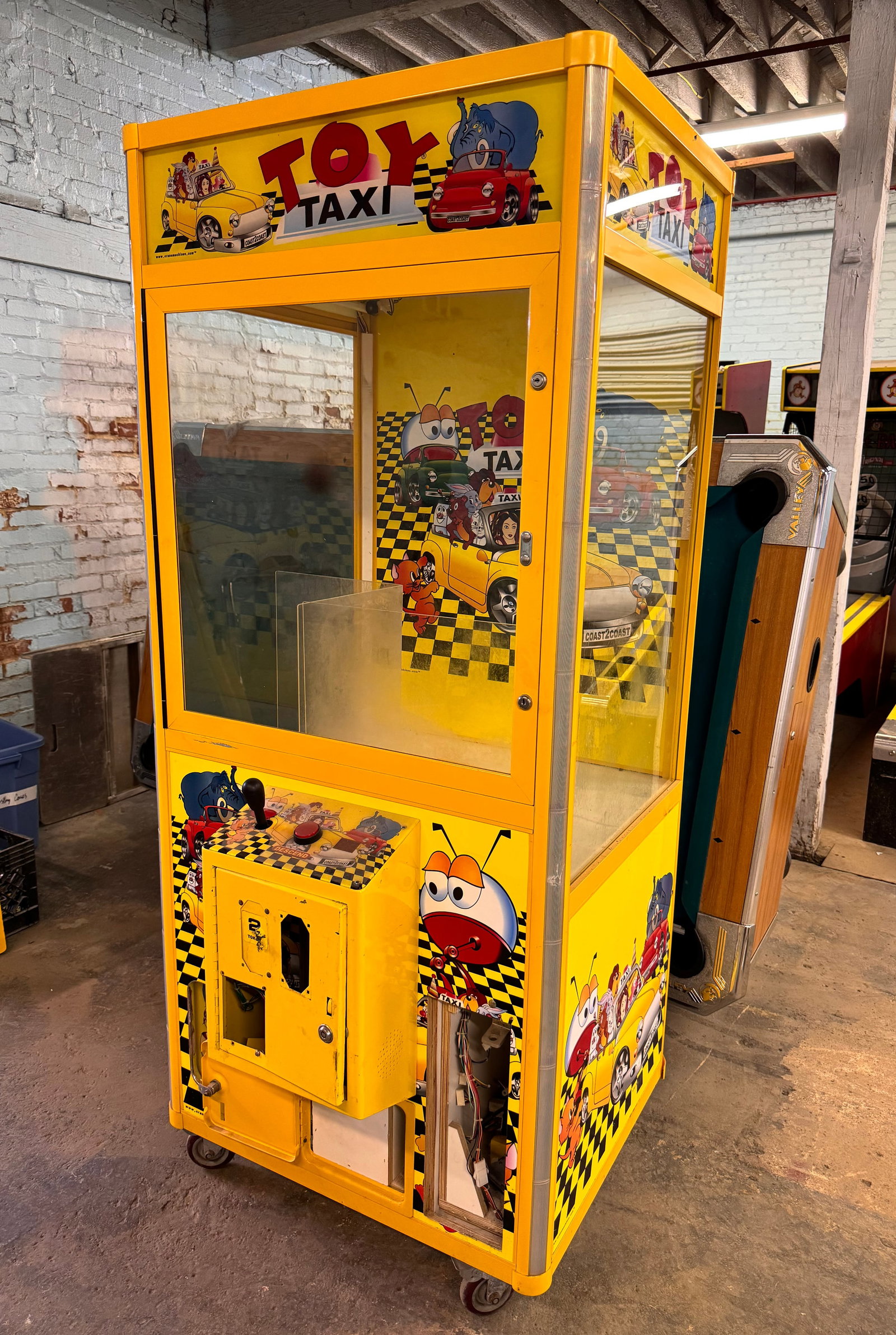 Toy Taxi Crane Redemption Arcade Game (1 of 3)