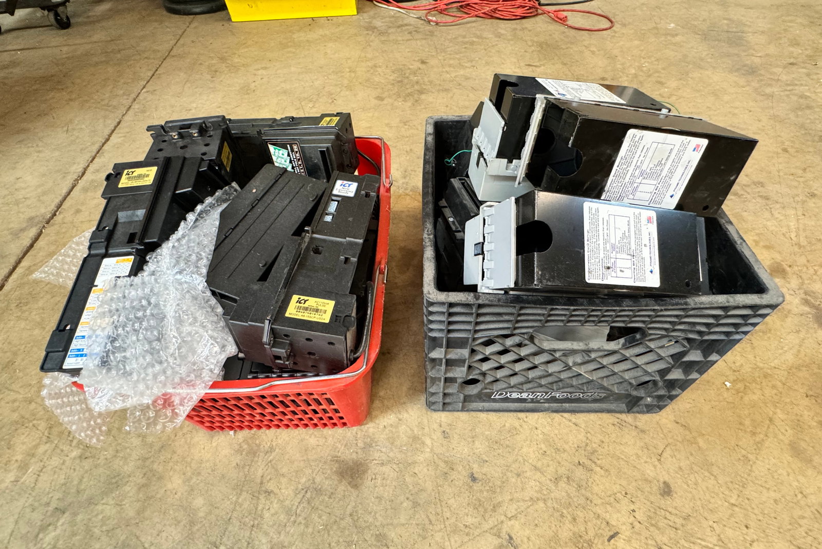 Assorted Bill Acceptors (1 of 1)