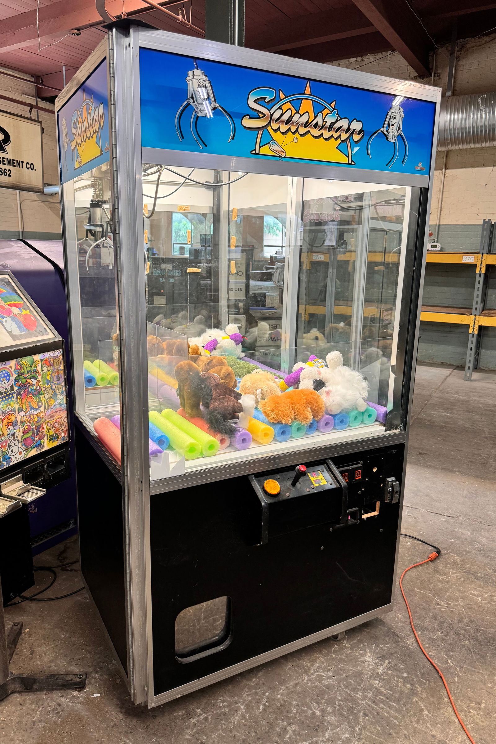 Sunstar Crane Redemption Arcade Game, Lot 1 (1 of 2)