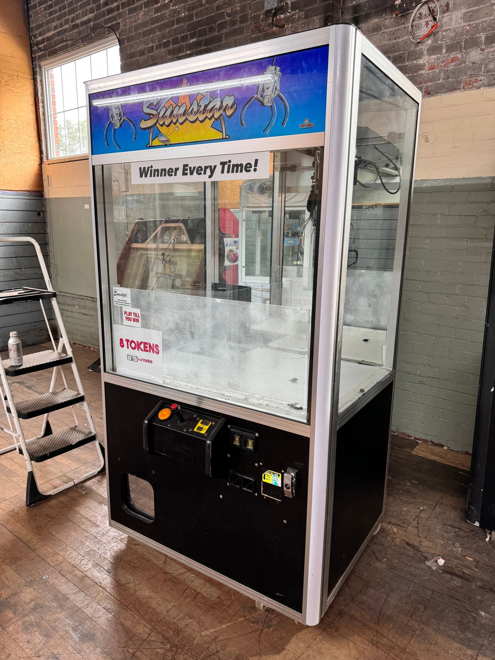 Sunstar Crane Redemption Arcade Game, Lot 3 (1 of 1)