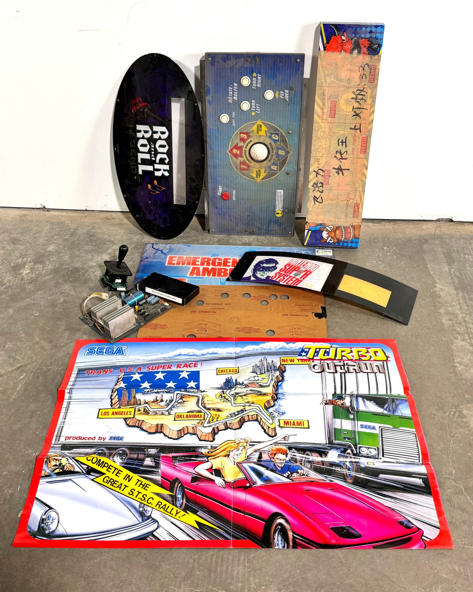 Arcade Parts incl. PGA Golf Control Panel and Sega Turbo Outrun Poster (1 of 2)