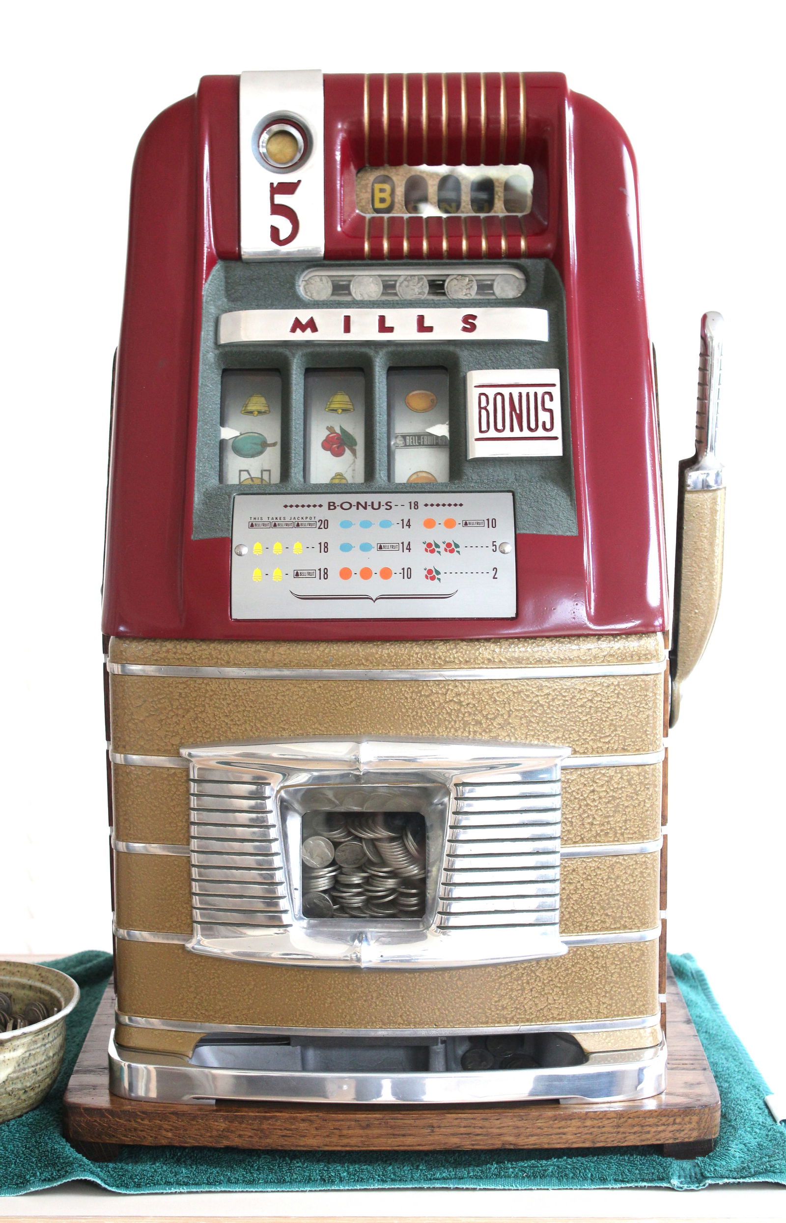 Mills Bonus 5 Cent Slot Machine (1 of 5)