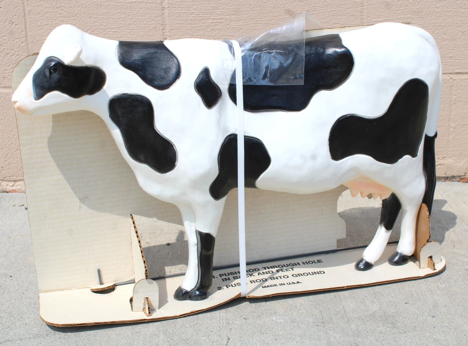 Union Products NOS Cow Blowmold: In-house shipping available. Dimensions: 17 x 5 x 28