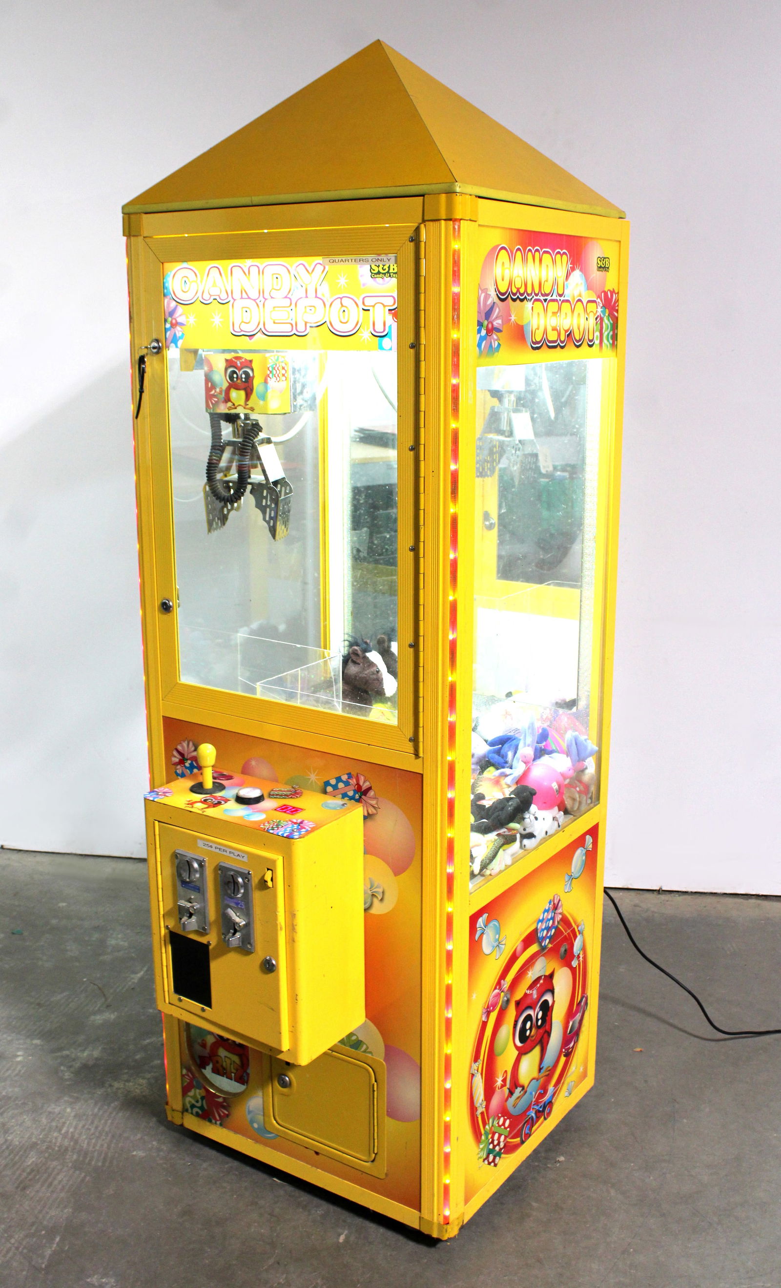 Candy Depot Crane Arcade Game (1 of 4)