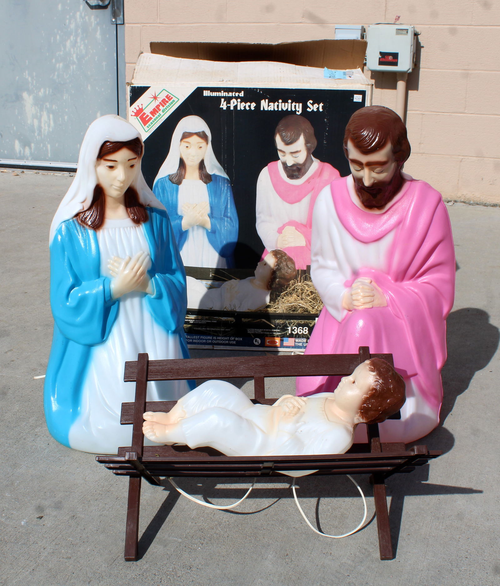 Empire Christmas Nativity Vintage Blowmold Set with Box (1 of 3)