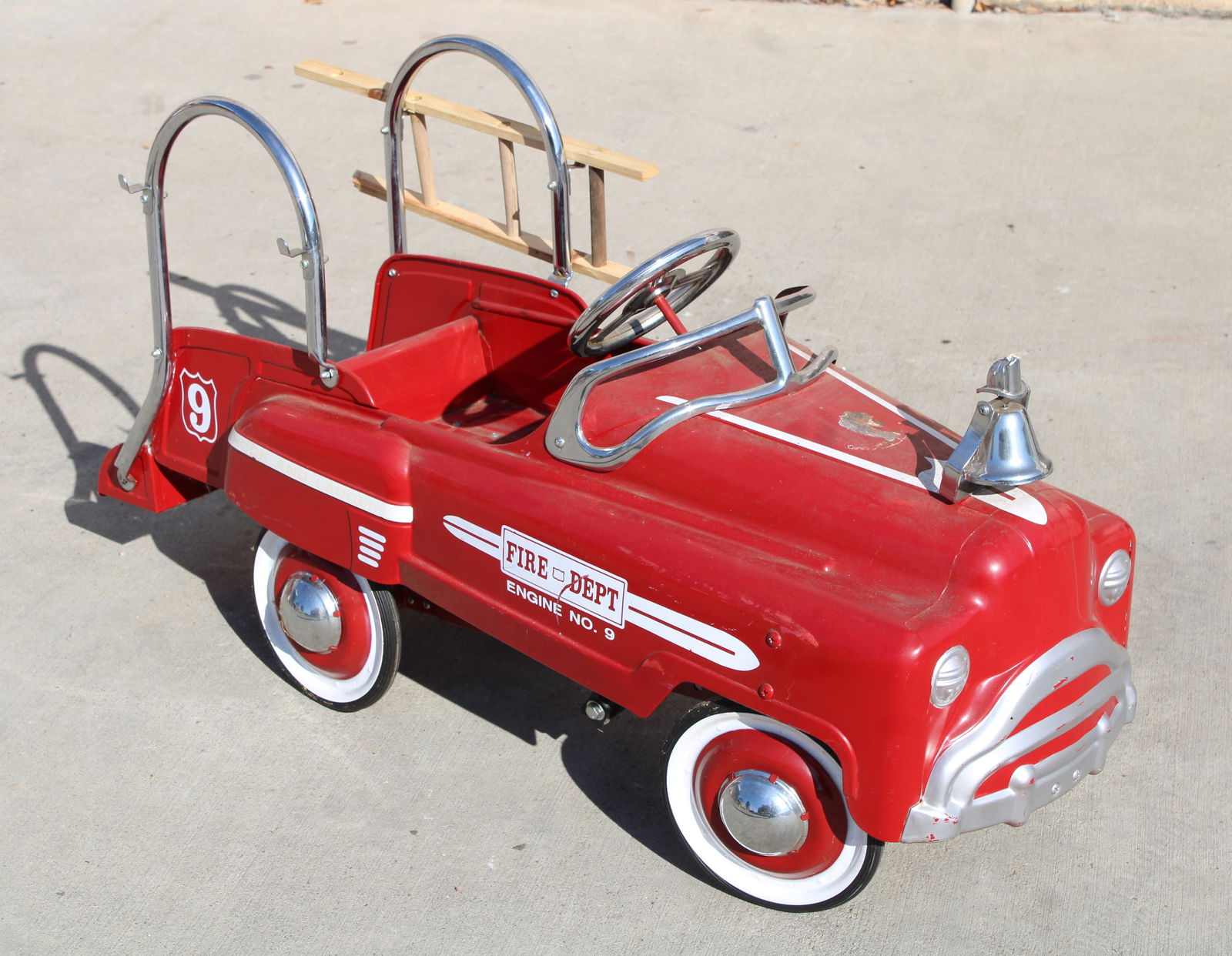 Fire Engine Kiddie Pedal Car (1 of 4)