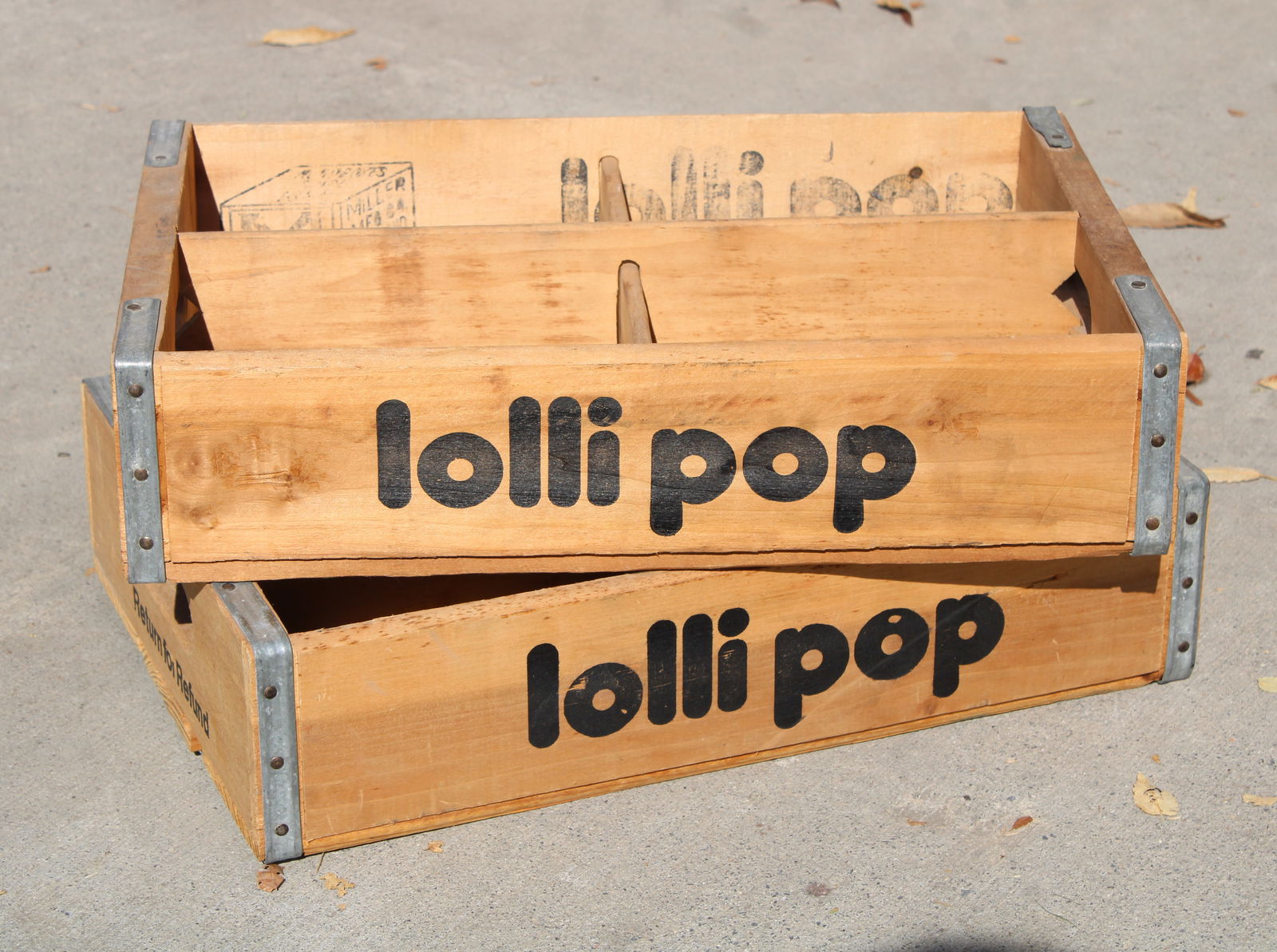 Lollipop Wooden Vintage Soda Crates (1 of 2)
