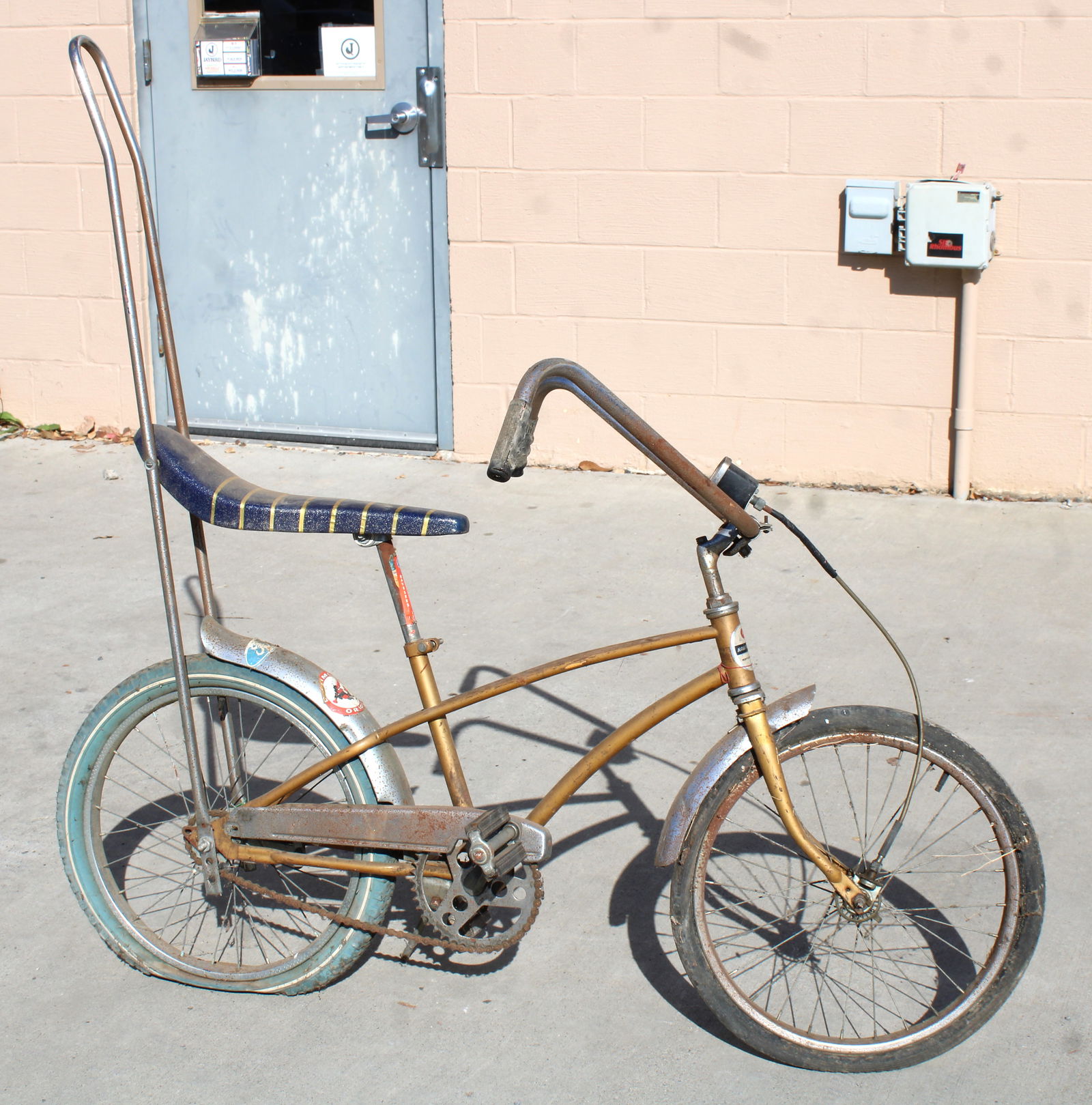 Hawthorne Banana Seat Vintage Bike (1 of 3)