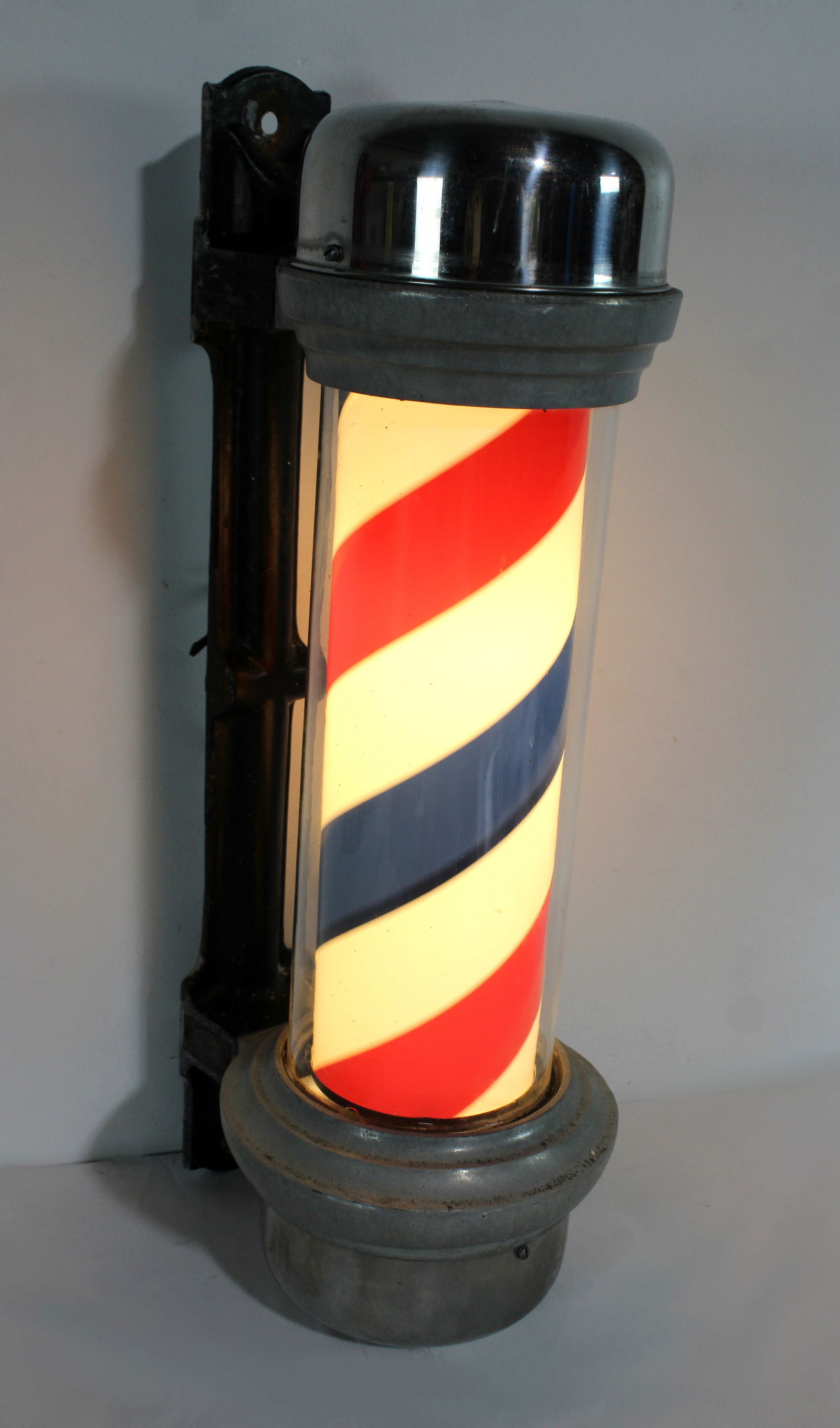 Marvy Rotating Wall Mount Barber Pole (1 of 5)