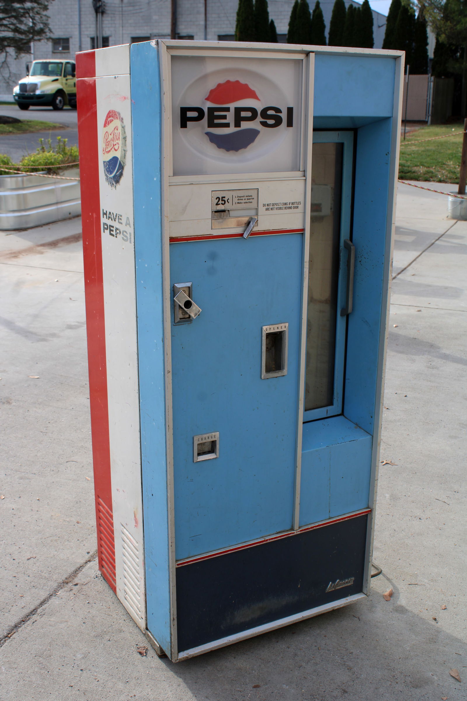 Pepsi LaCrosse Coin Operated Vending Machine (1 of 5)
