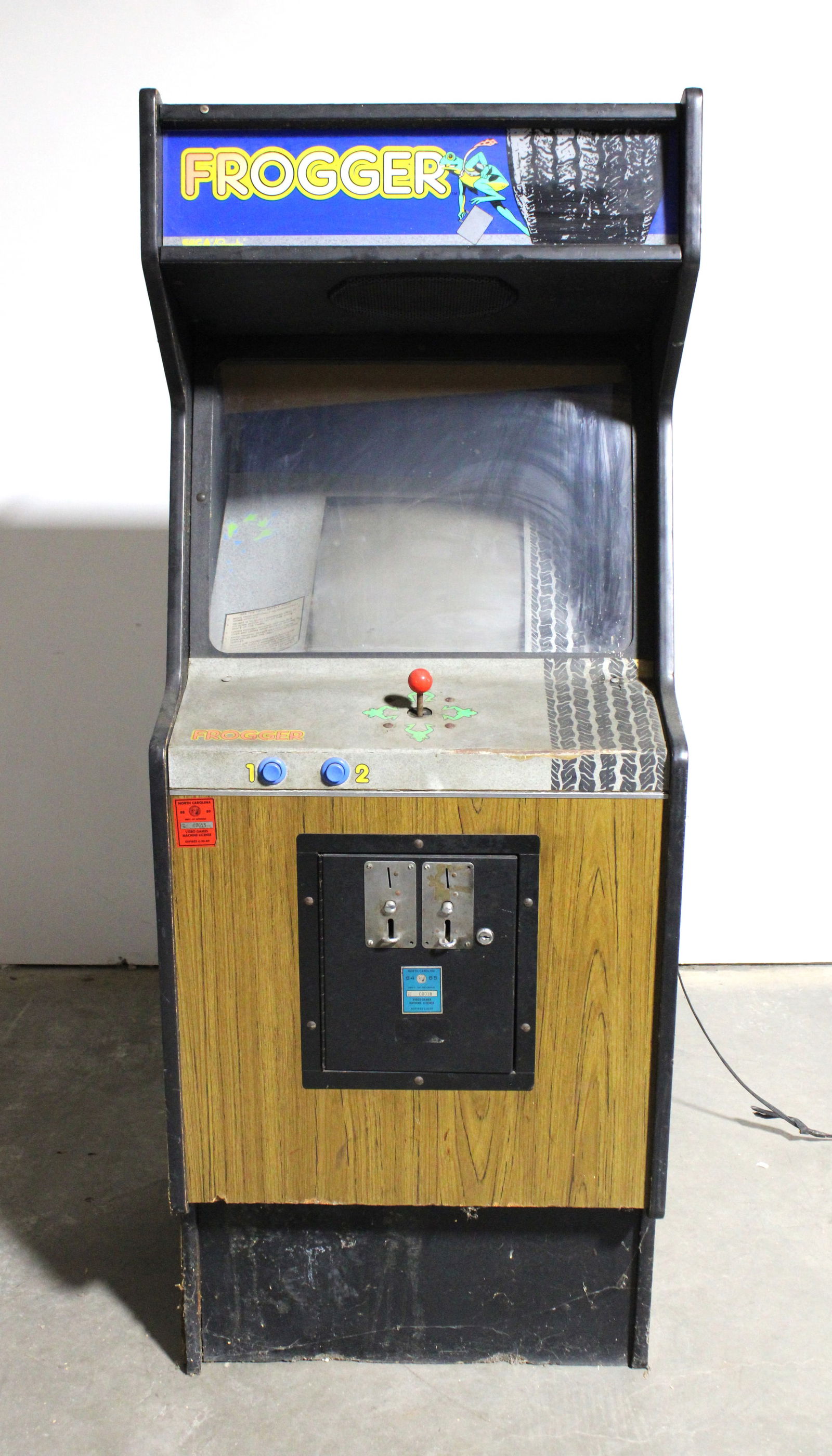 Sega Frogger Arcade Game (1 of 3)