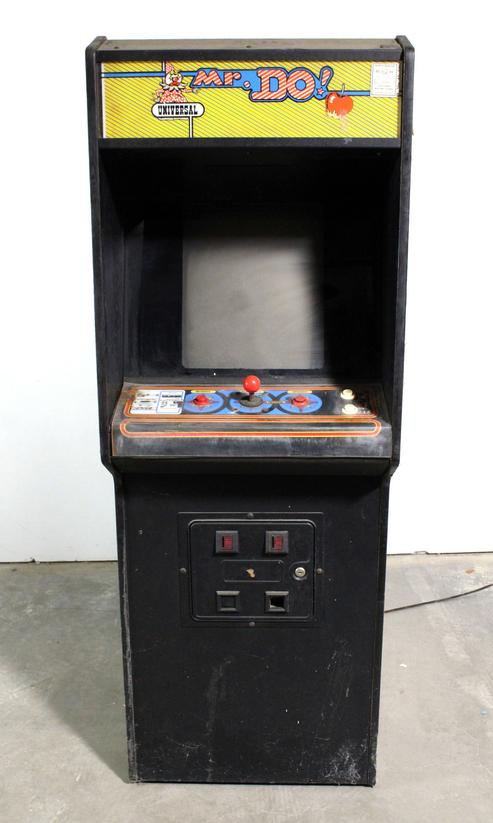 Universal Mr. Do Arcade Game in Atari Asteroids Deluxe Cabinet (1 of 4)