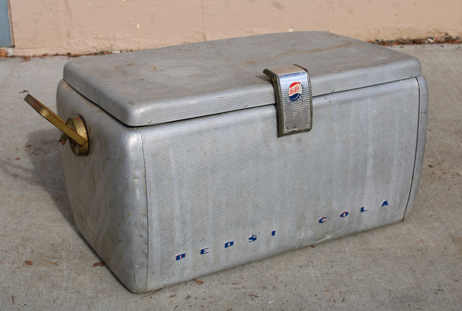 Aluminum Embossed Pepsi Picnic Cooler (1 of 3)