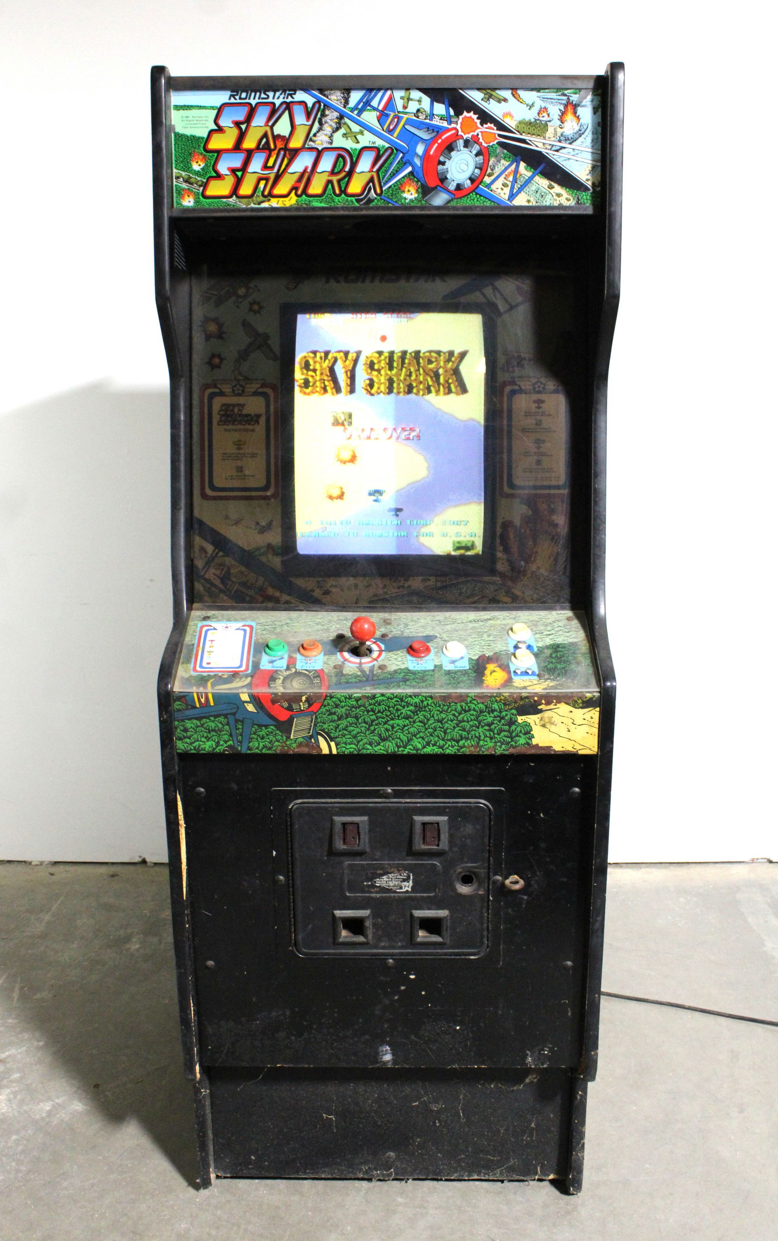 Taito / Romstar Sky Shark Arcade Game (1 of 4)