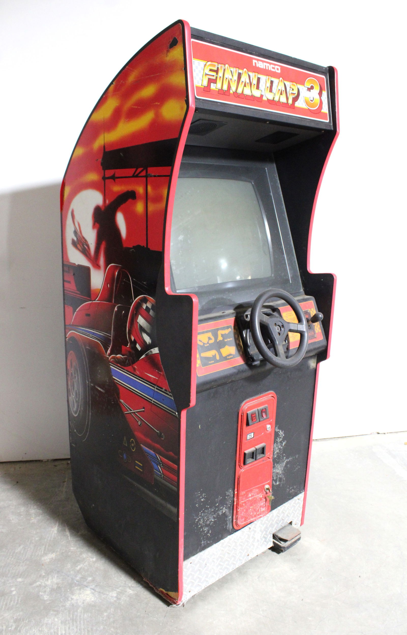 Namco Final Lap Arcade Game (1 of 2)