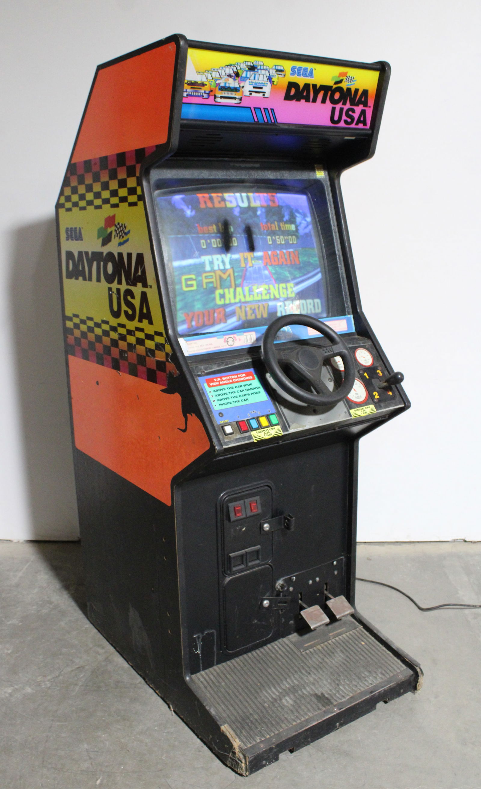 Sega Daytona USA Upright Racing Arcade Game (1 of 4)