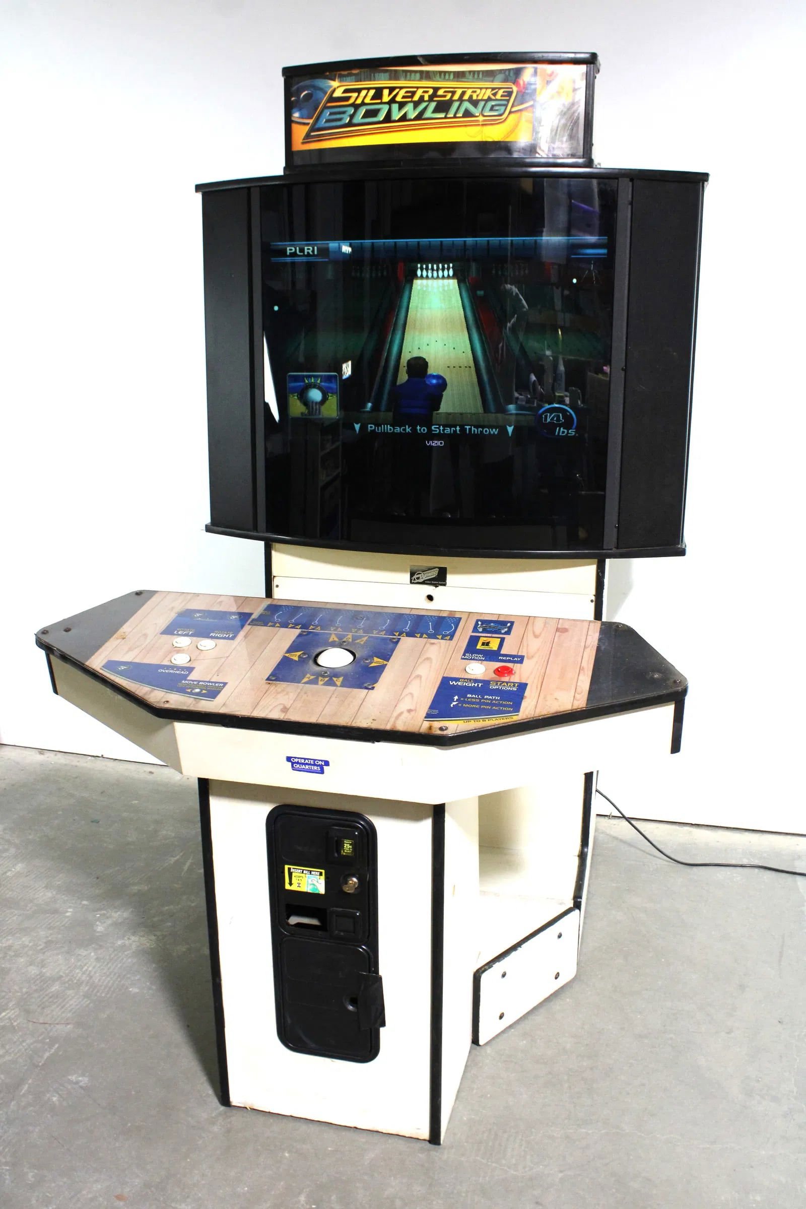 Dynamo Silver Strike Bowling Pedestal Arcade Game (1 of 3)