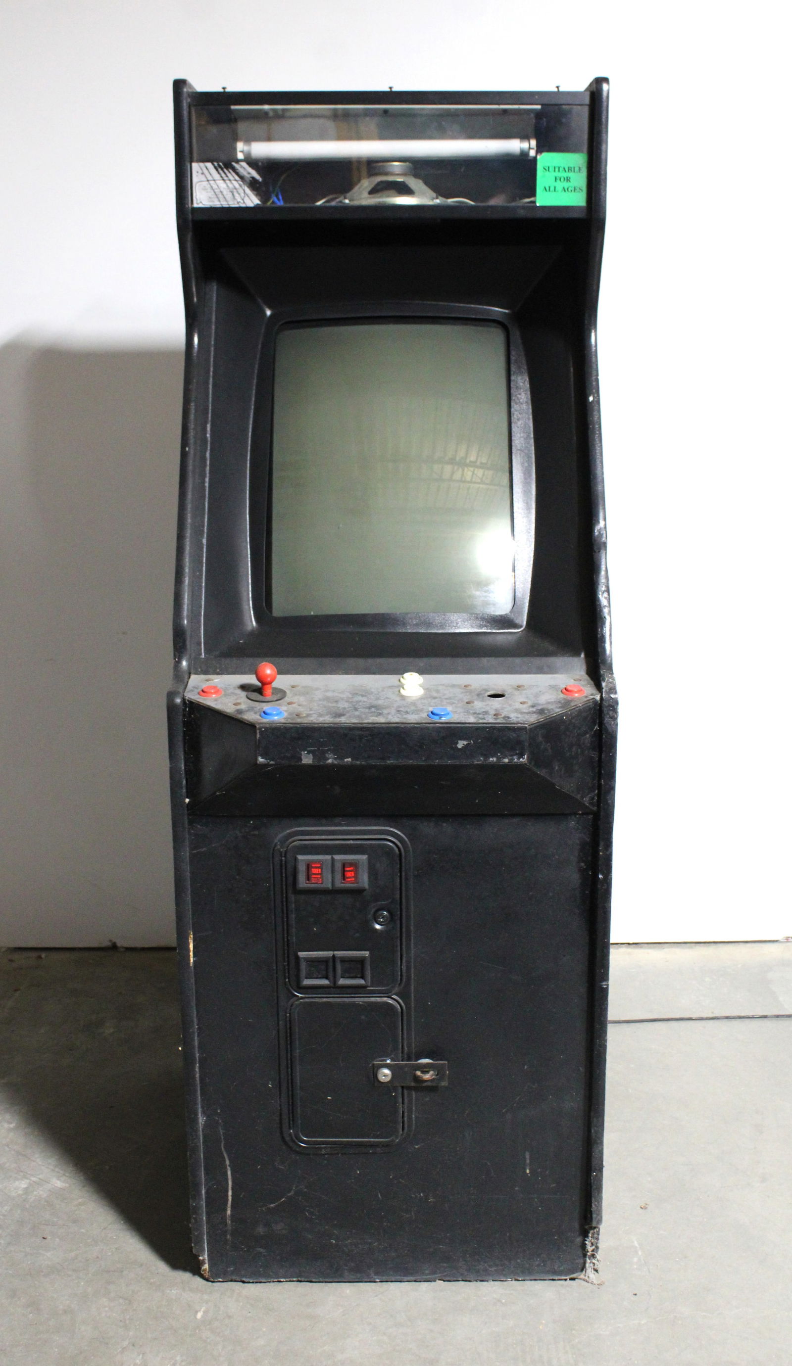 Dynamo Arcade Game Cabinet (1 of 4)