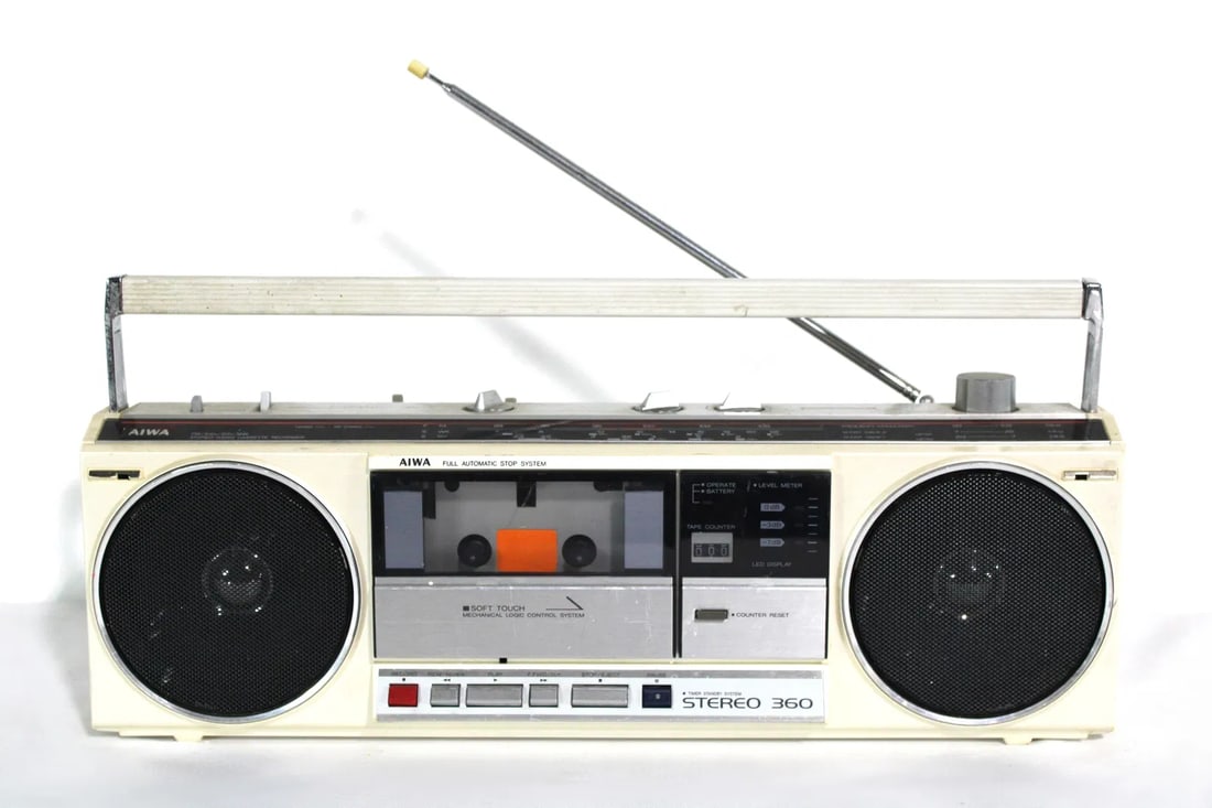 Aiwa Stereo 360 Boombox: Untested. In-house shipping available. Dimensions: 6 x 17 x 4