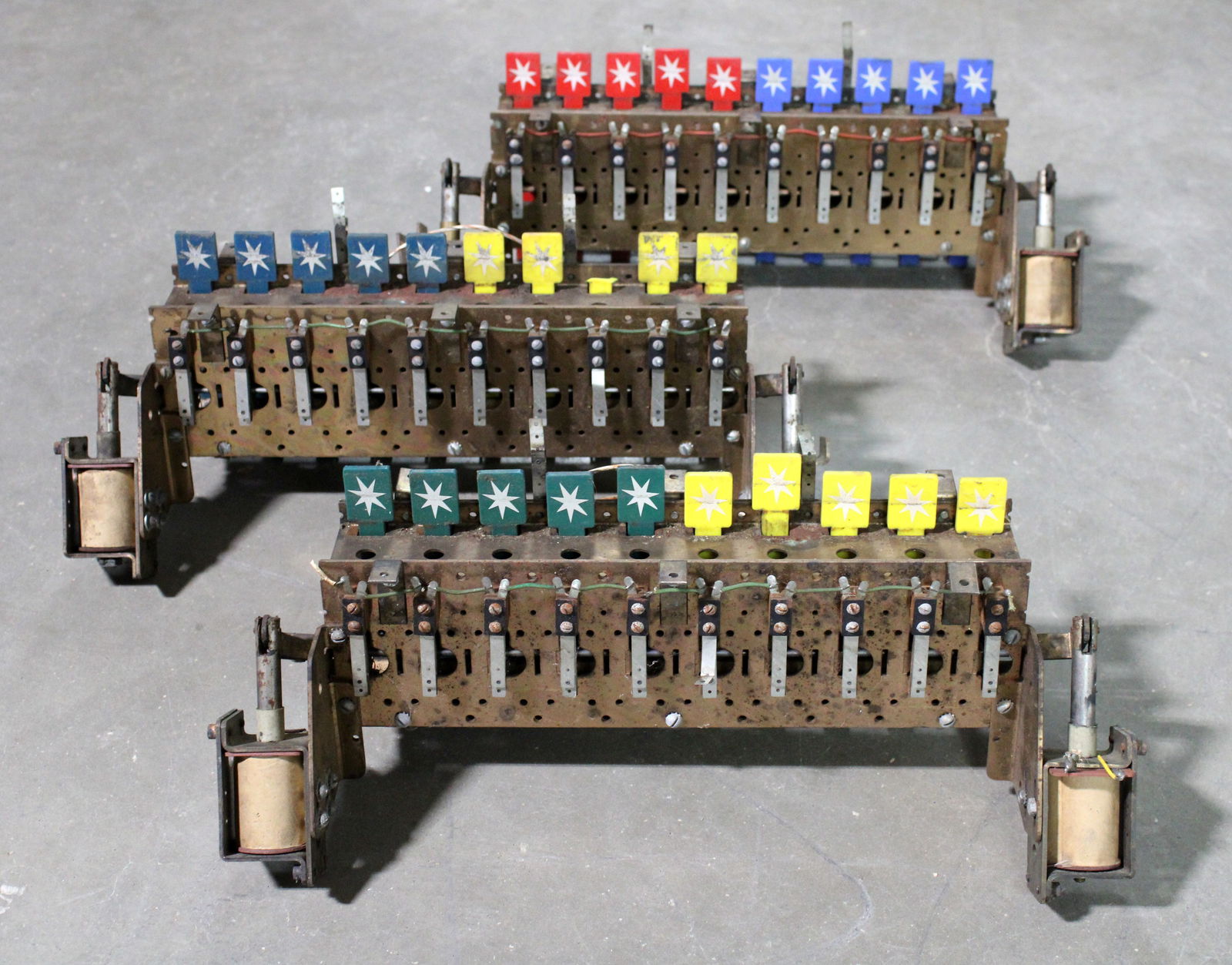 Gottlieb Drop Target Assembly for Dimensions / 2001 (1 of 2)