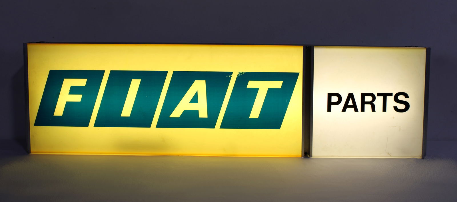 FIAT Parts Light Up Sign (1 of 3)