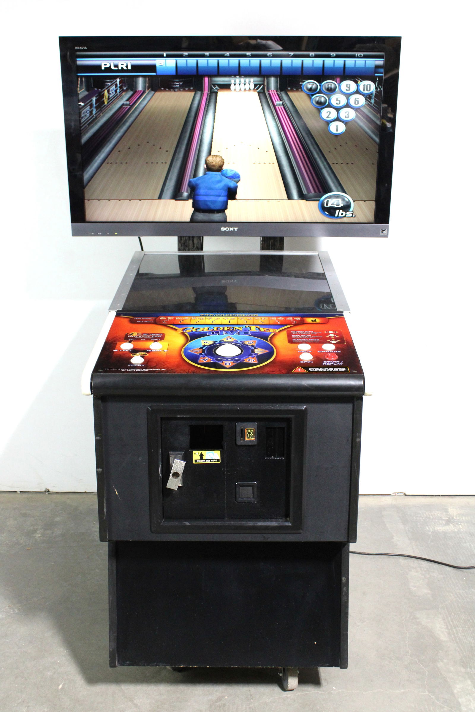 Silver Strike 2007 Pedestal Arcade Game (1 of 2)