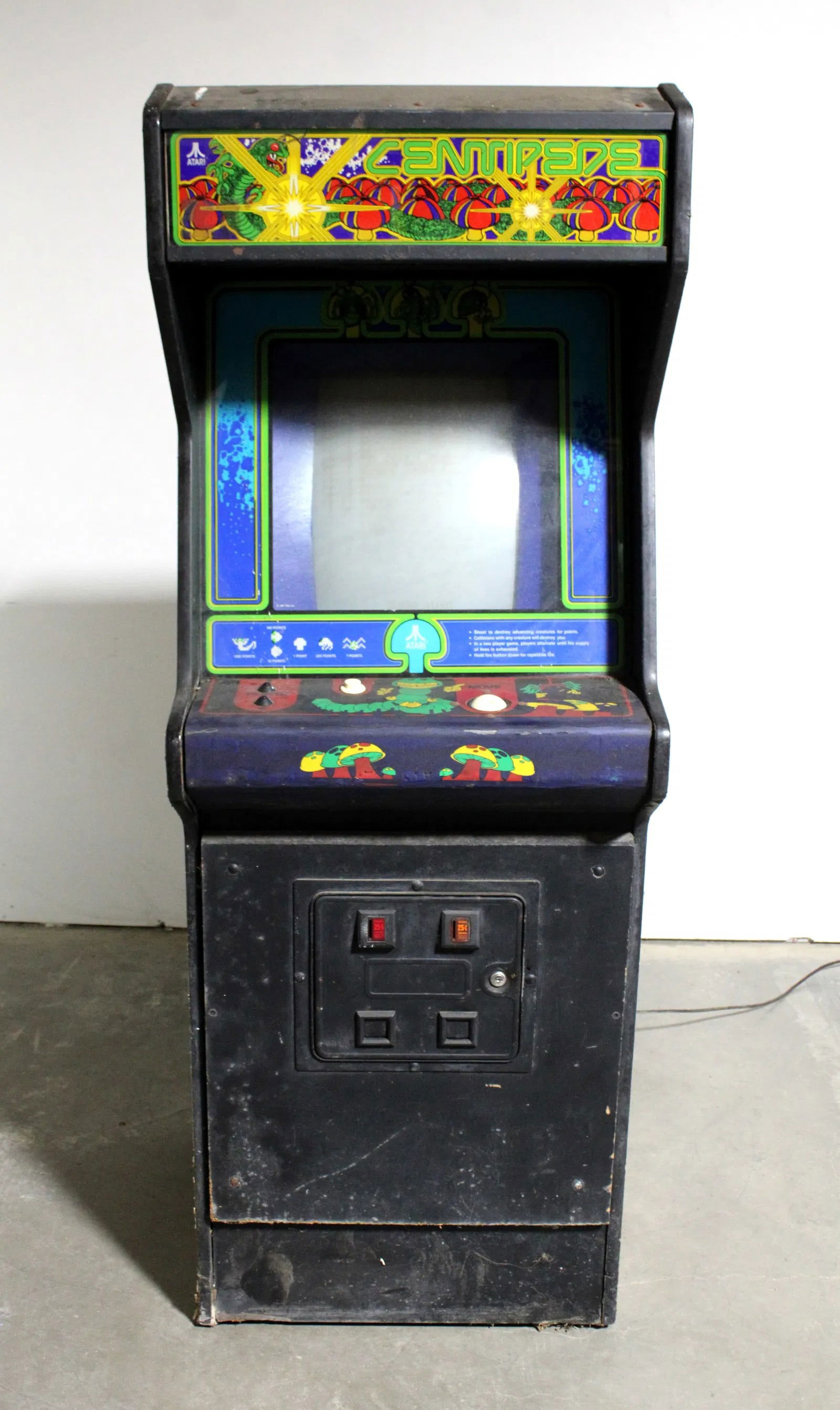 Atari Centipede Arcade Game (1 of 4)