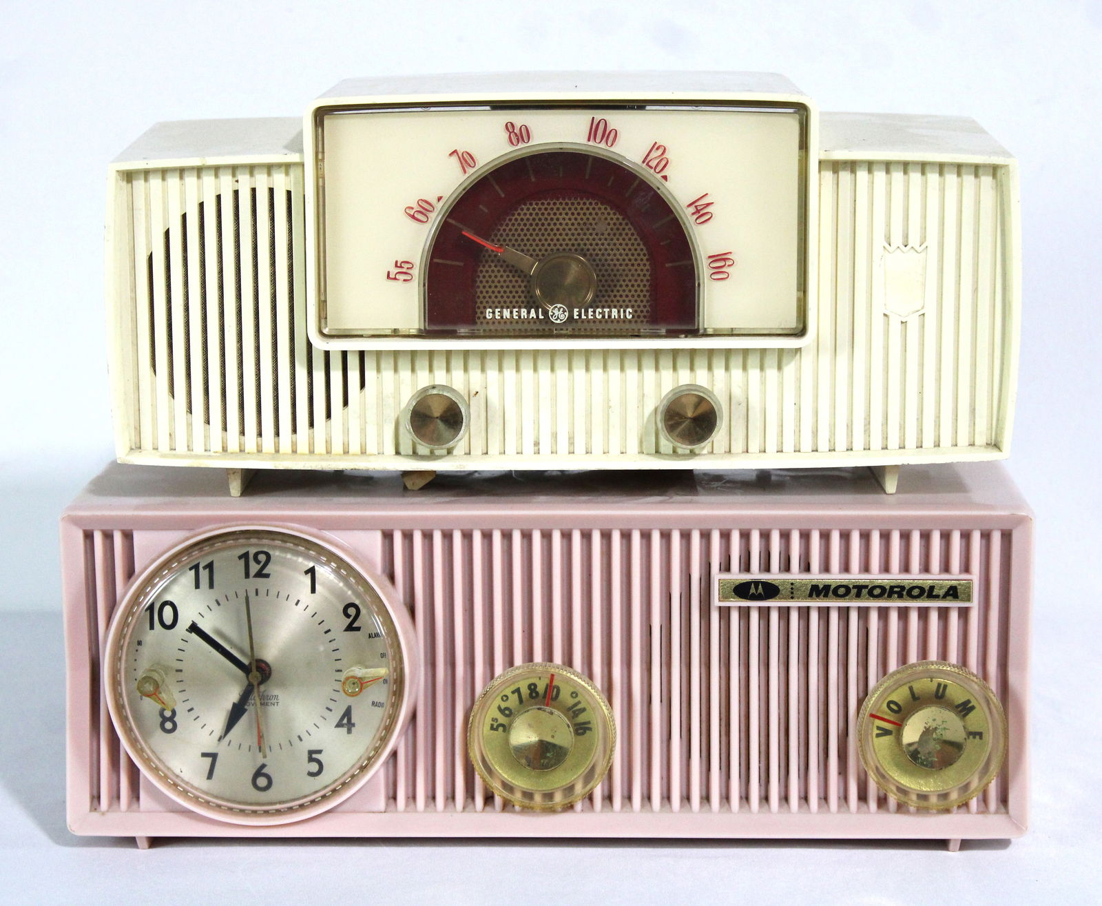 Vintage Radios incl. General Electric and Motorola (1 of 2)