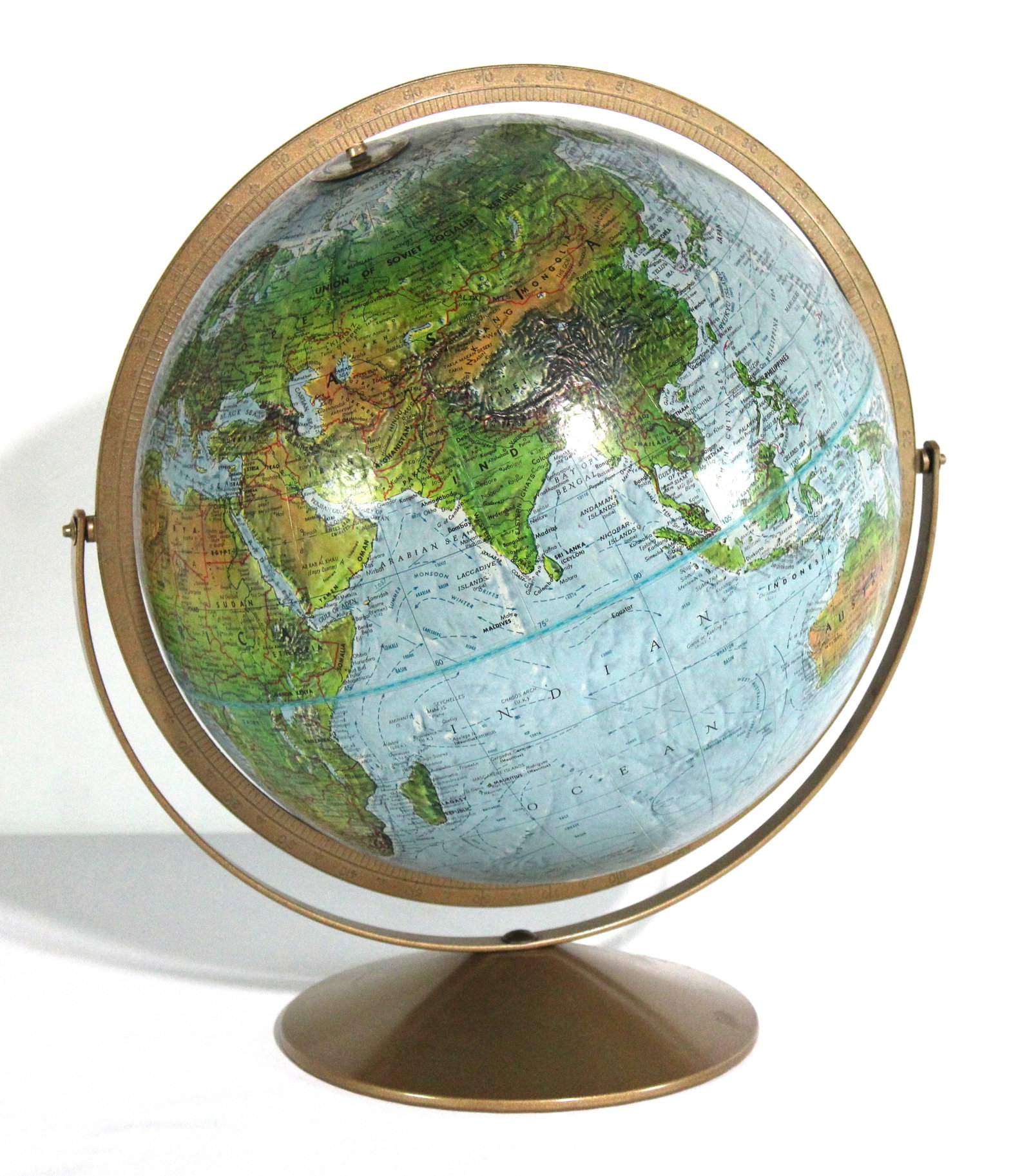 Vintage Globe: In-house shipping available. Dimensions: 16 x 16 x 16