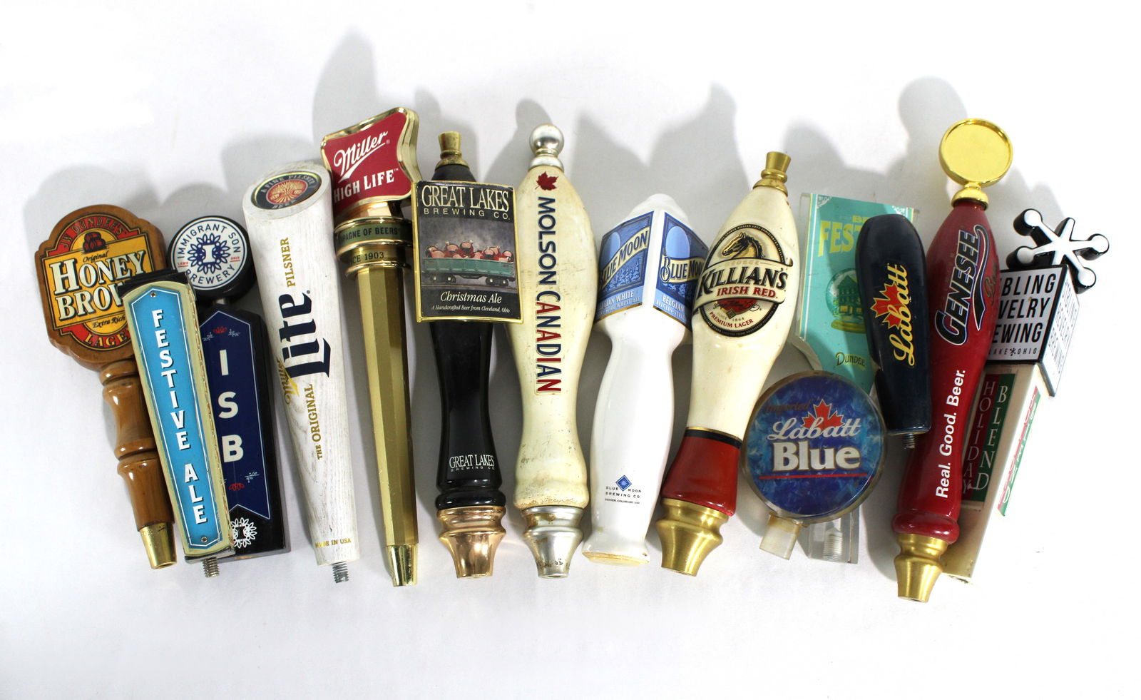 Beer Taps Incl. Blue Moon and Miller: Total of 14. In-house shipping available.