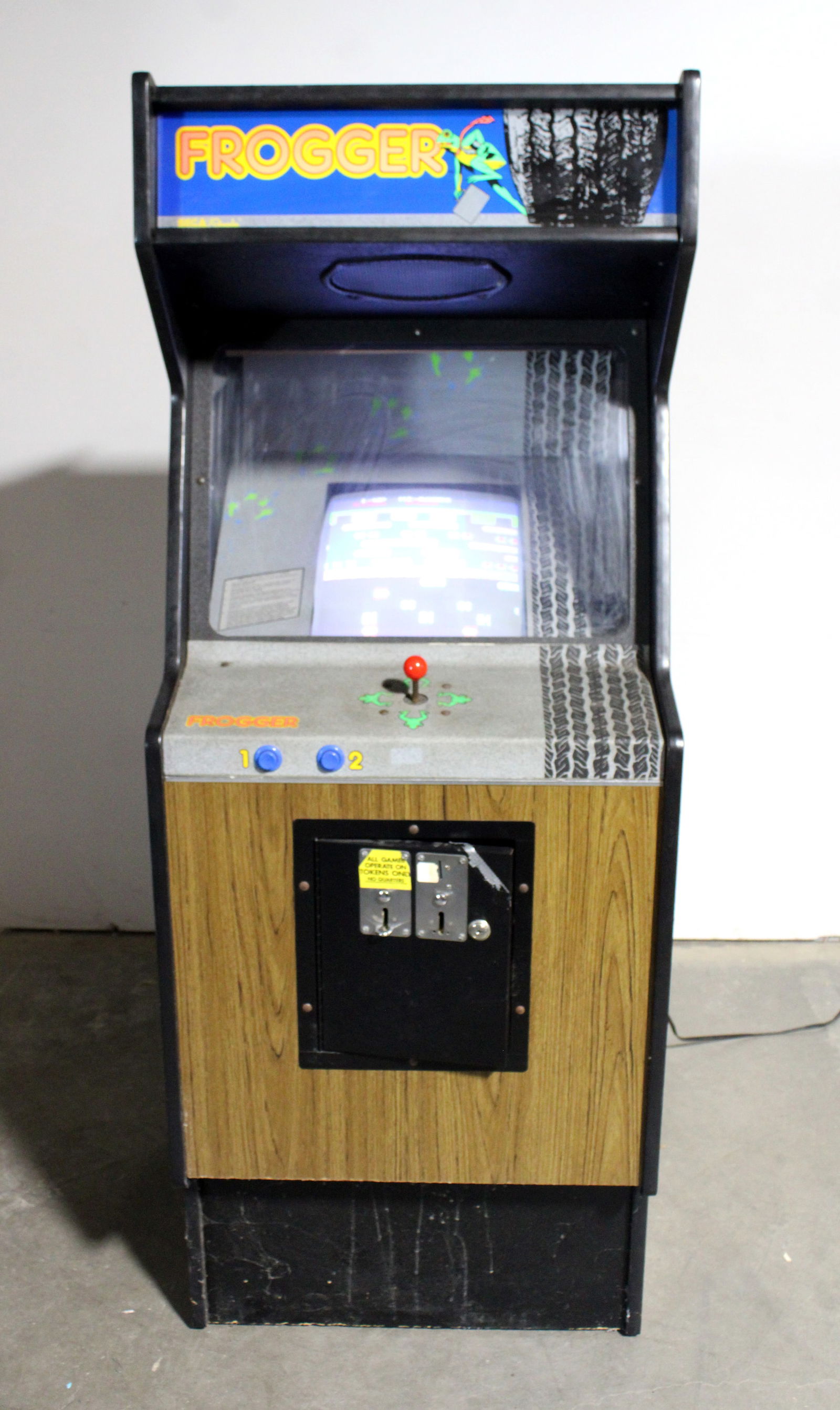 Sega Gremlin Frogger Arcade Game (1 of 4)