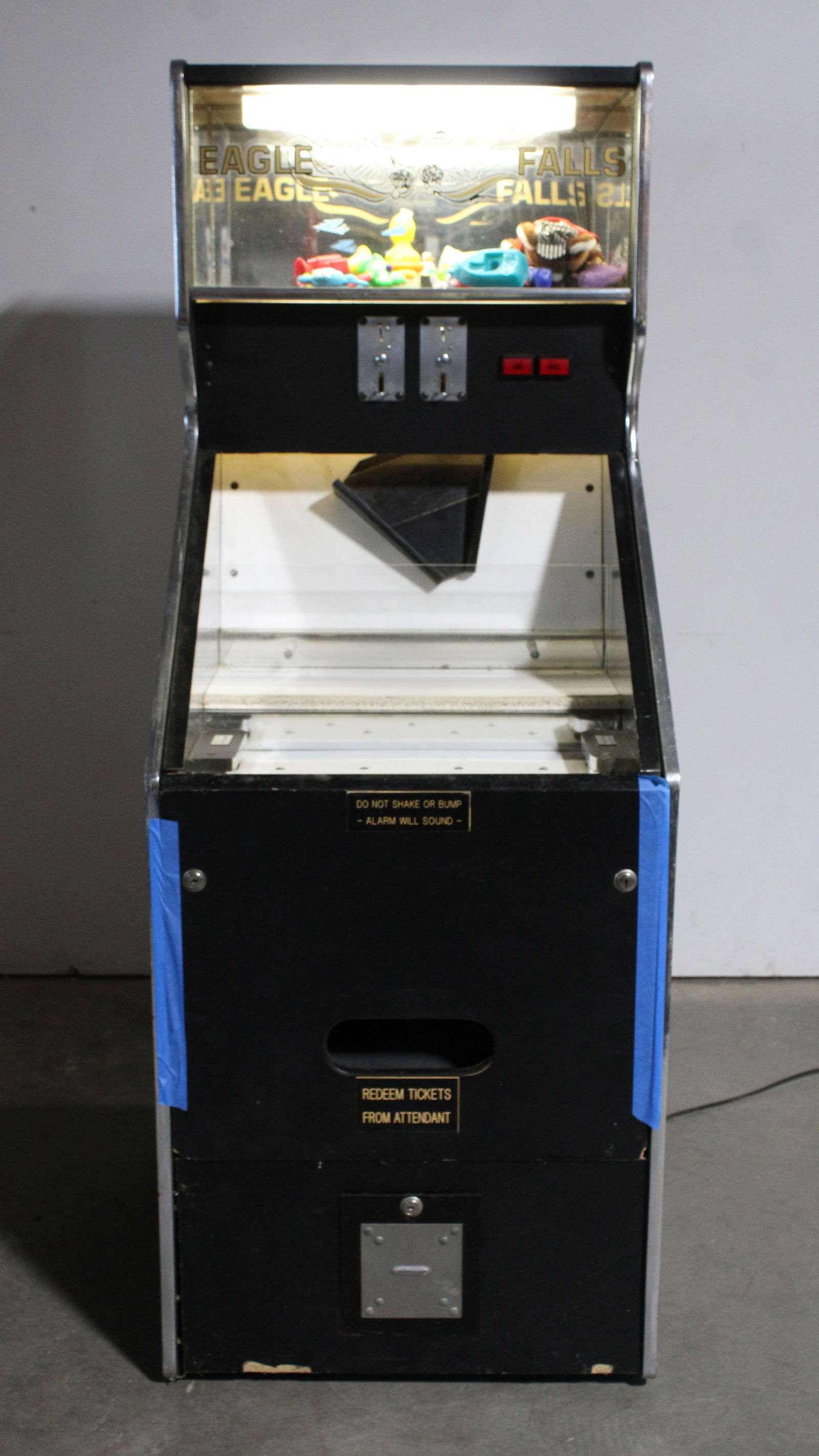 Eagle Falls Quarter Pusher Arcade Game (1 of 4)