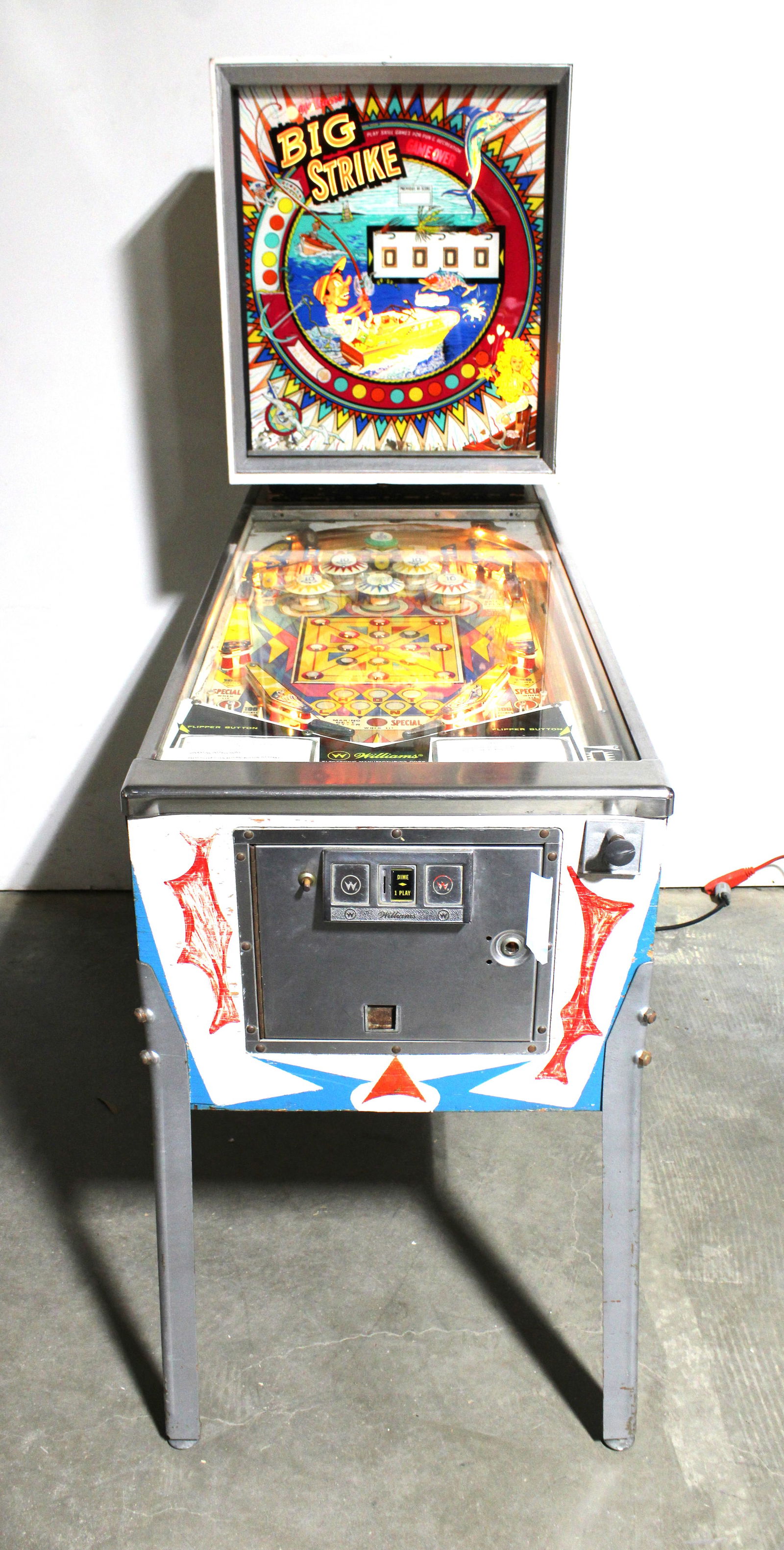 Williams Big Strike Pinball Machine (1 of 7)