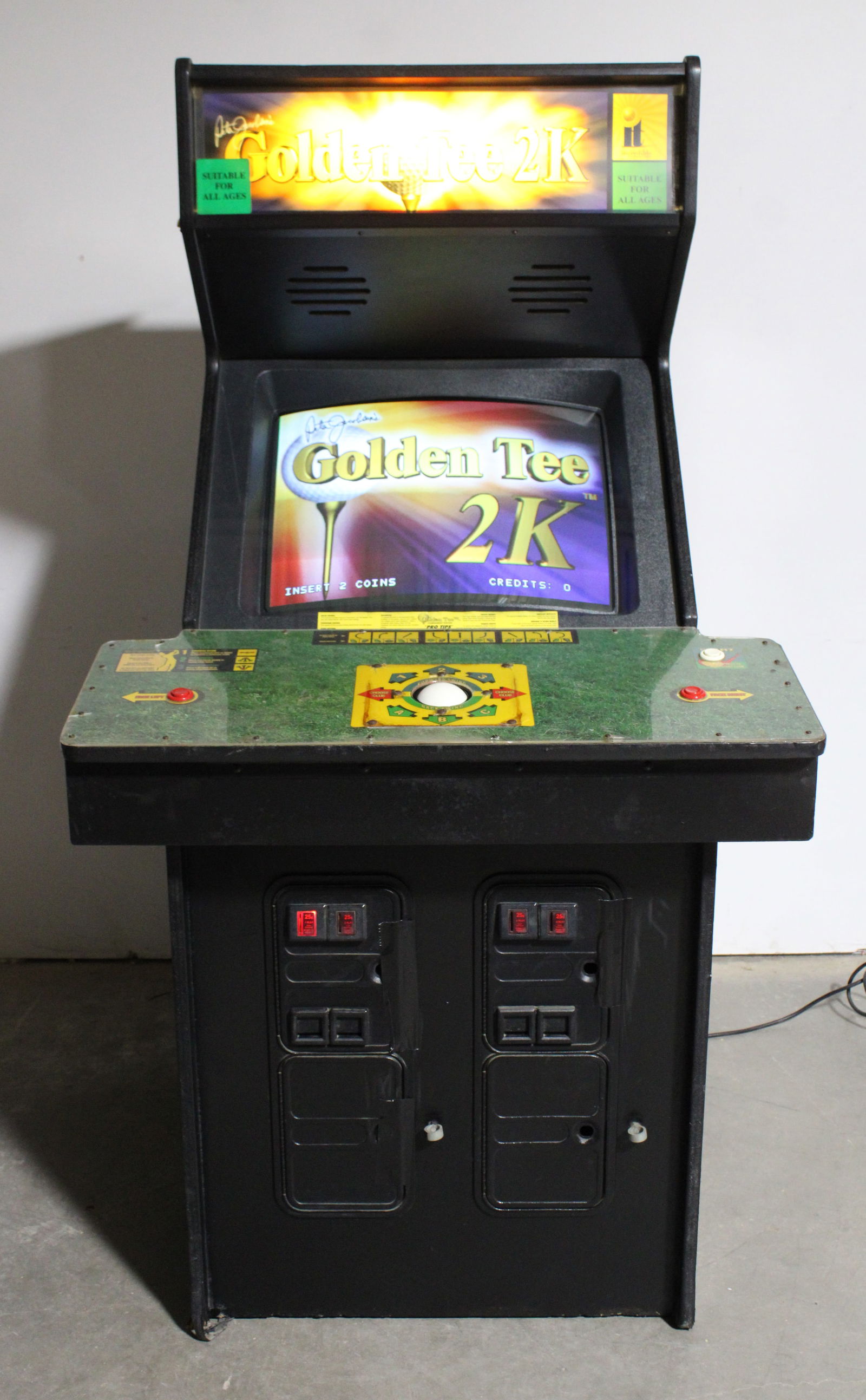 IT Golden Tee 2K Arcade Game (1 of 3)