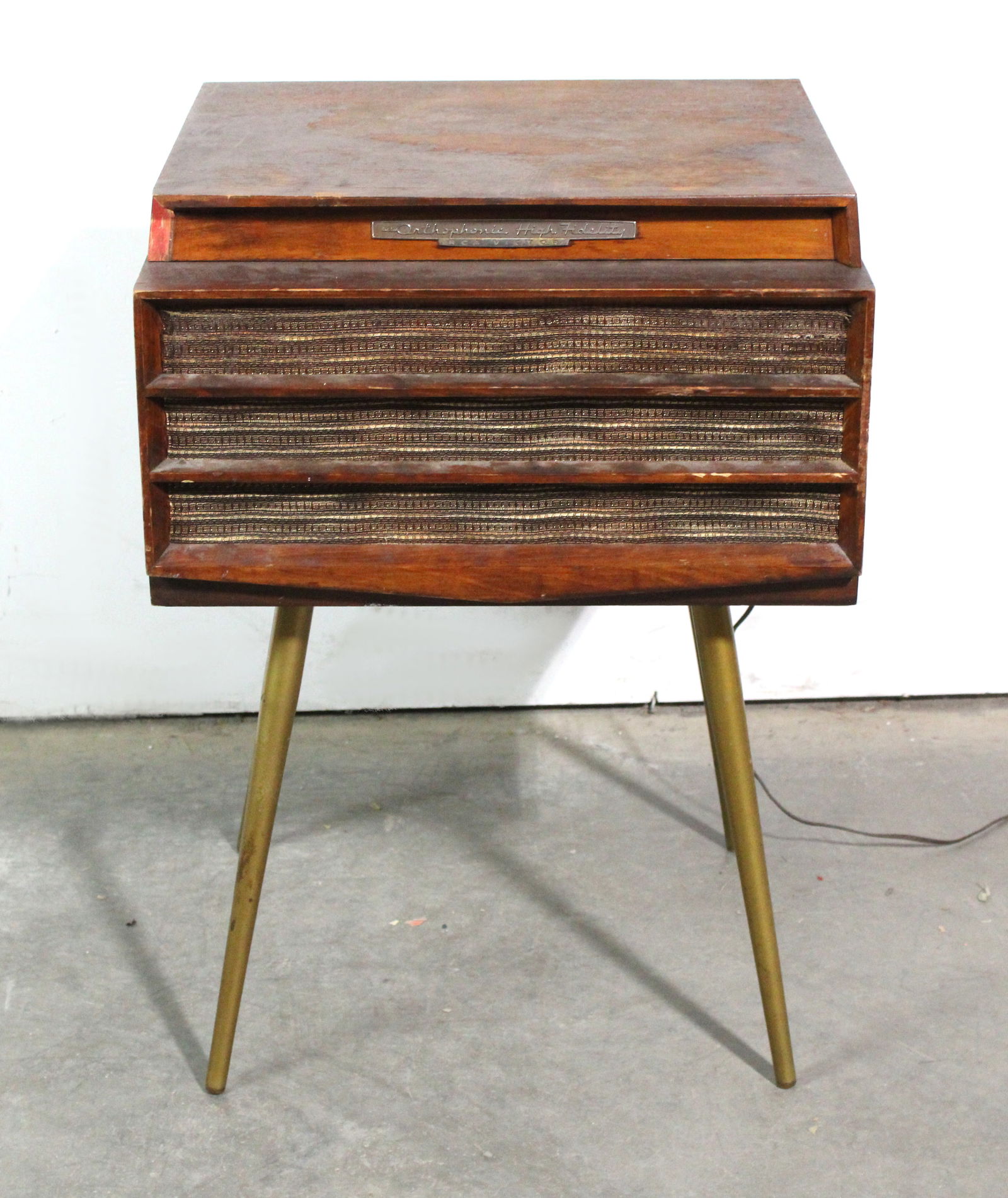 Mid Century RCA Victor Record Player (1 of 3)