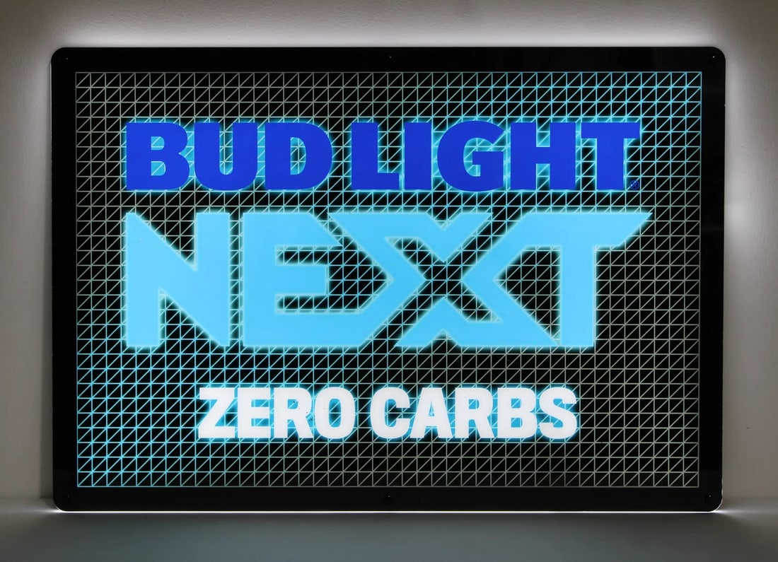 Lighted Bud Light Beer Sign (1 of 1)