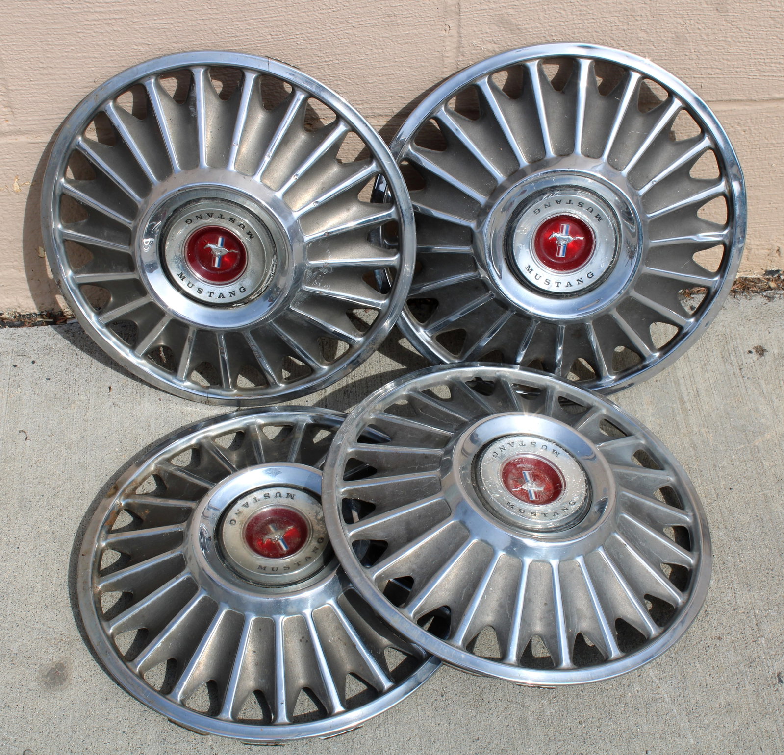 Set of Mustang Hubcaps: Total of four. In-house shipping available.