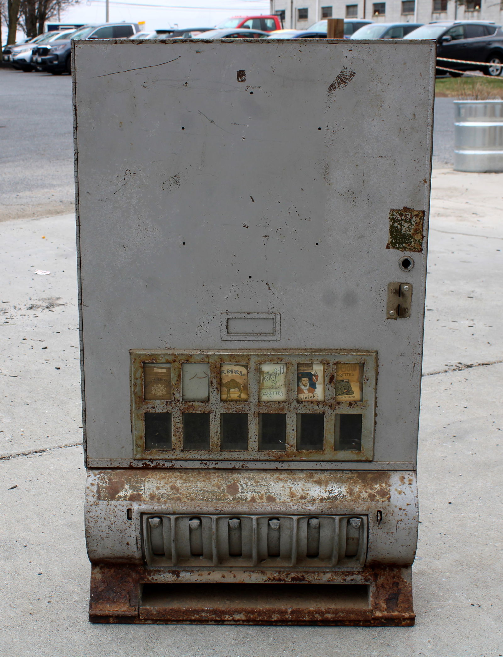 Coin Op Cigarette Vendor (1 of 4)