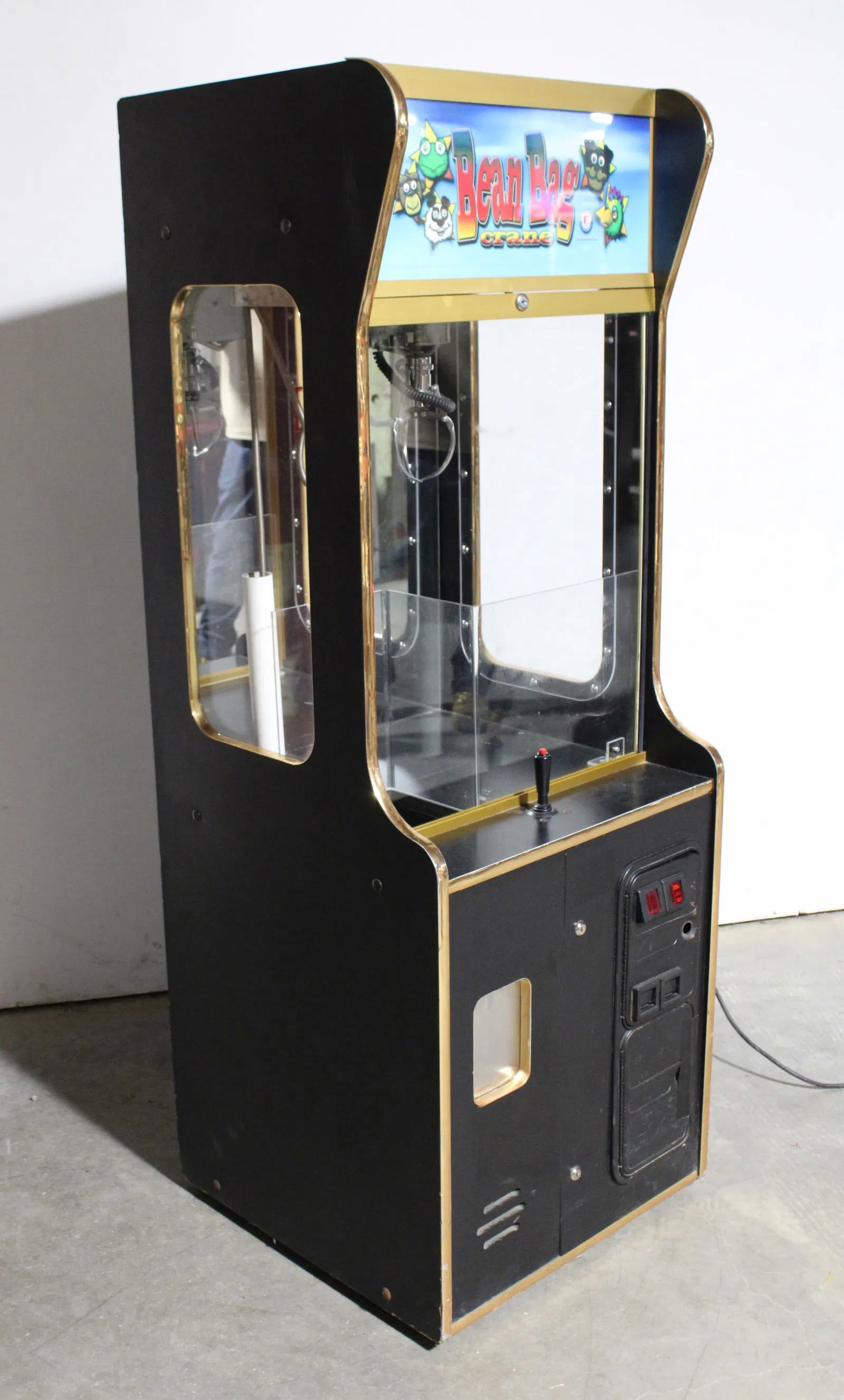 Bean Bag Crane Arcade Game (1 of 3)