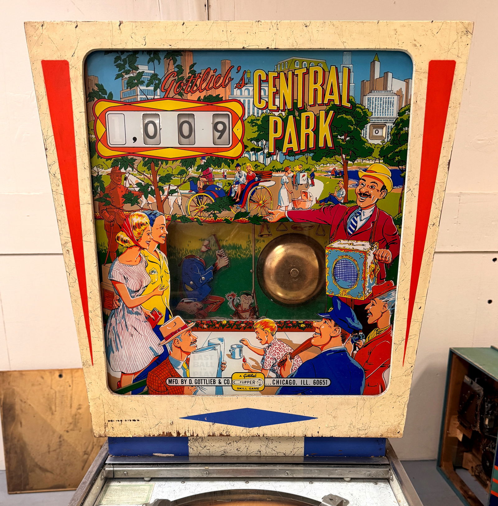 Gottlieb Central Park Wedgehead Pinball Machine, Animated Backglass 1966 (1 of 8)