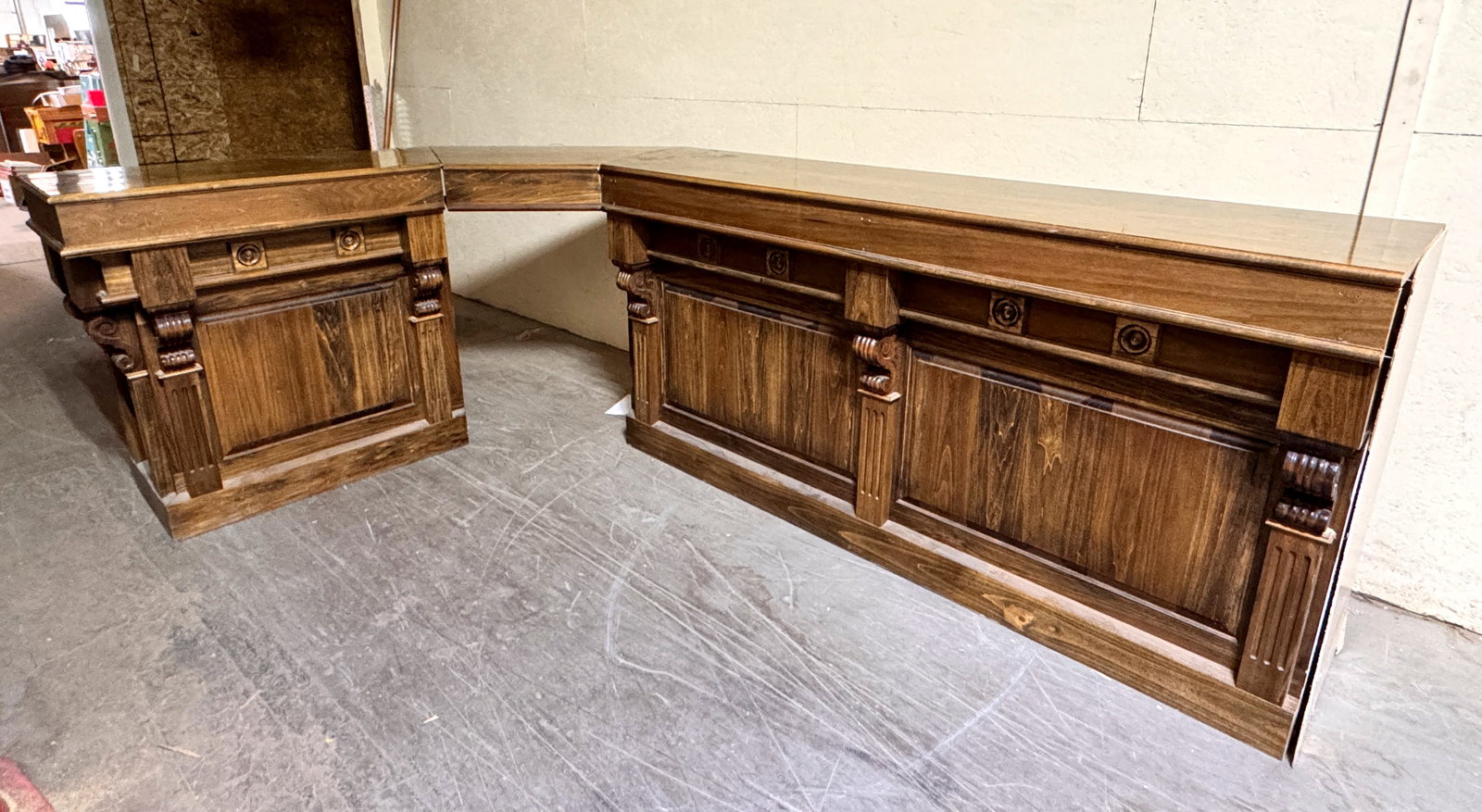 L Shaped Custom Bar (1 of 7)