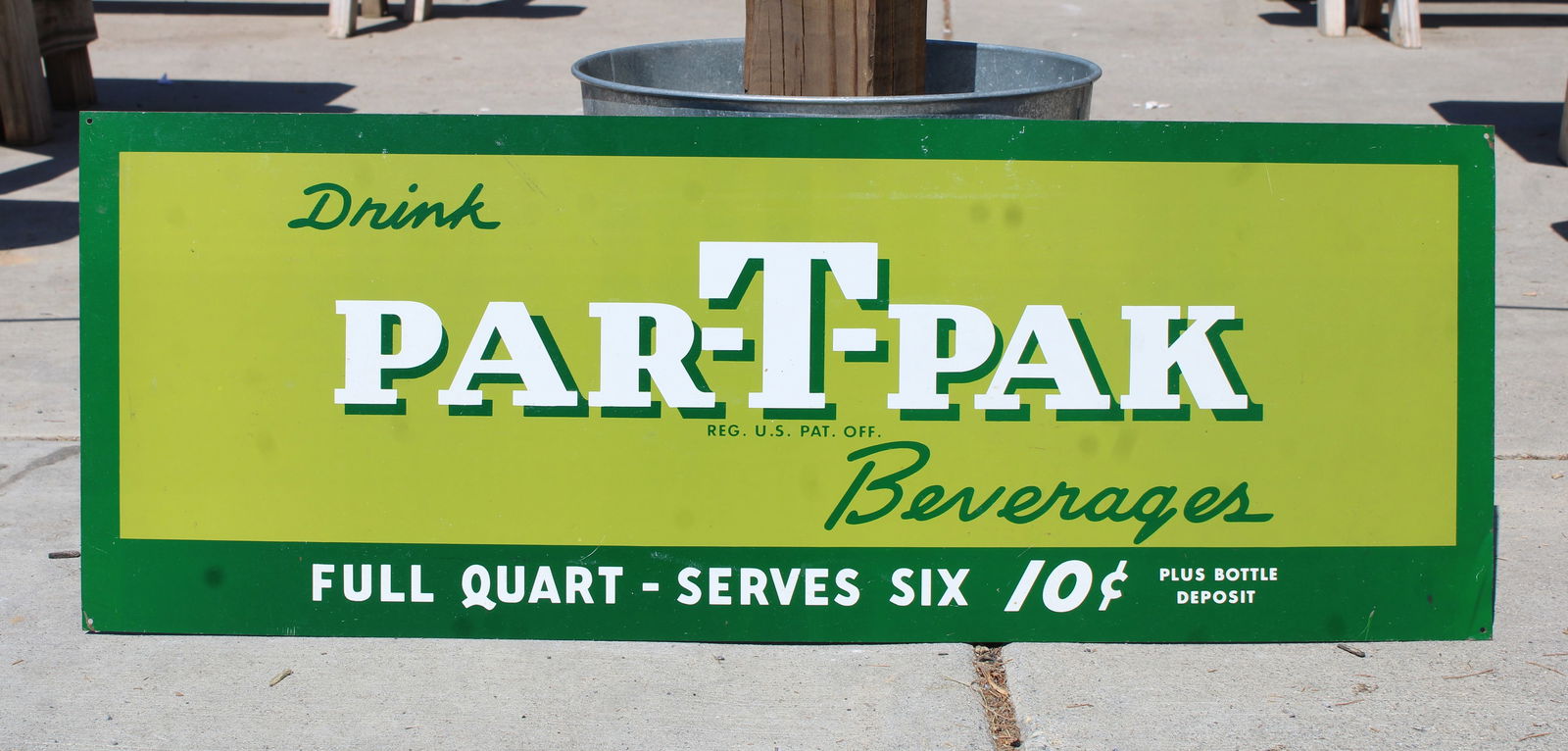 Par-T-Pak Beverages Tin Sign (1 of 2)