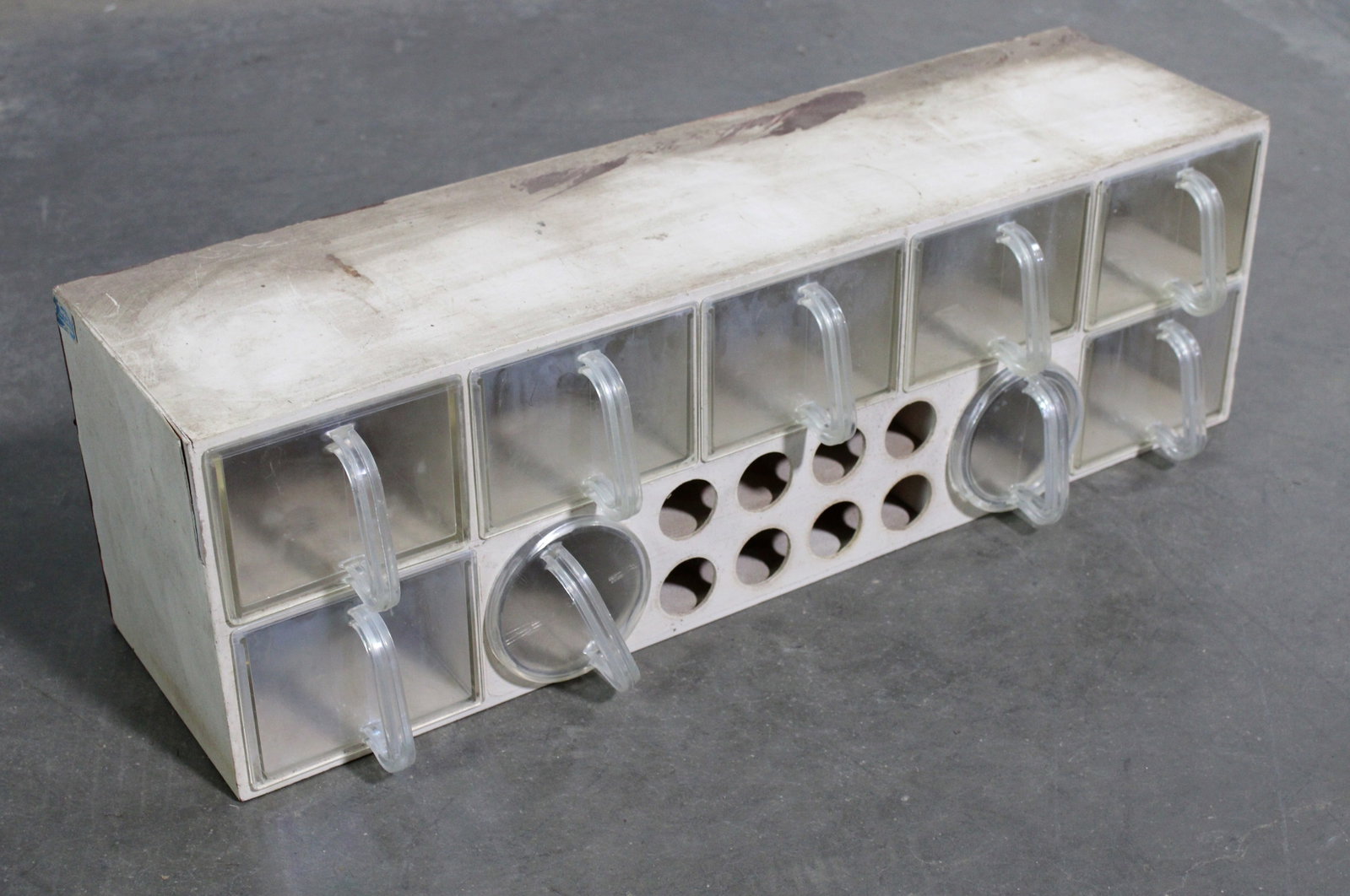 MCM Arne Carrud Easylux Baking Cabinet Spice Rack, Norway: This item requires third-party shipping or pickup arrangements to be made. Dimensions: 9 x 28 x 10
